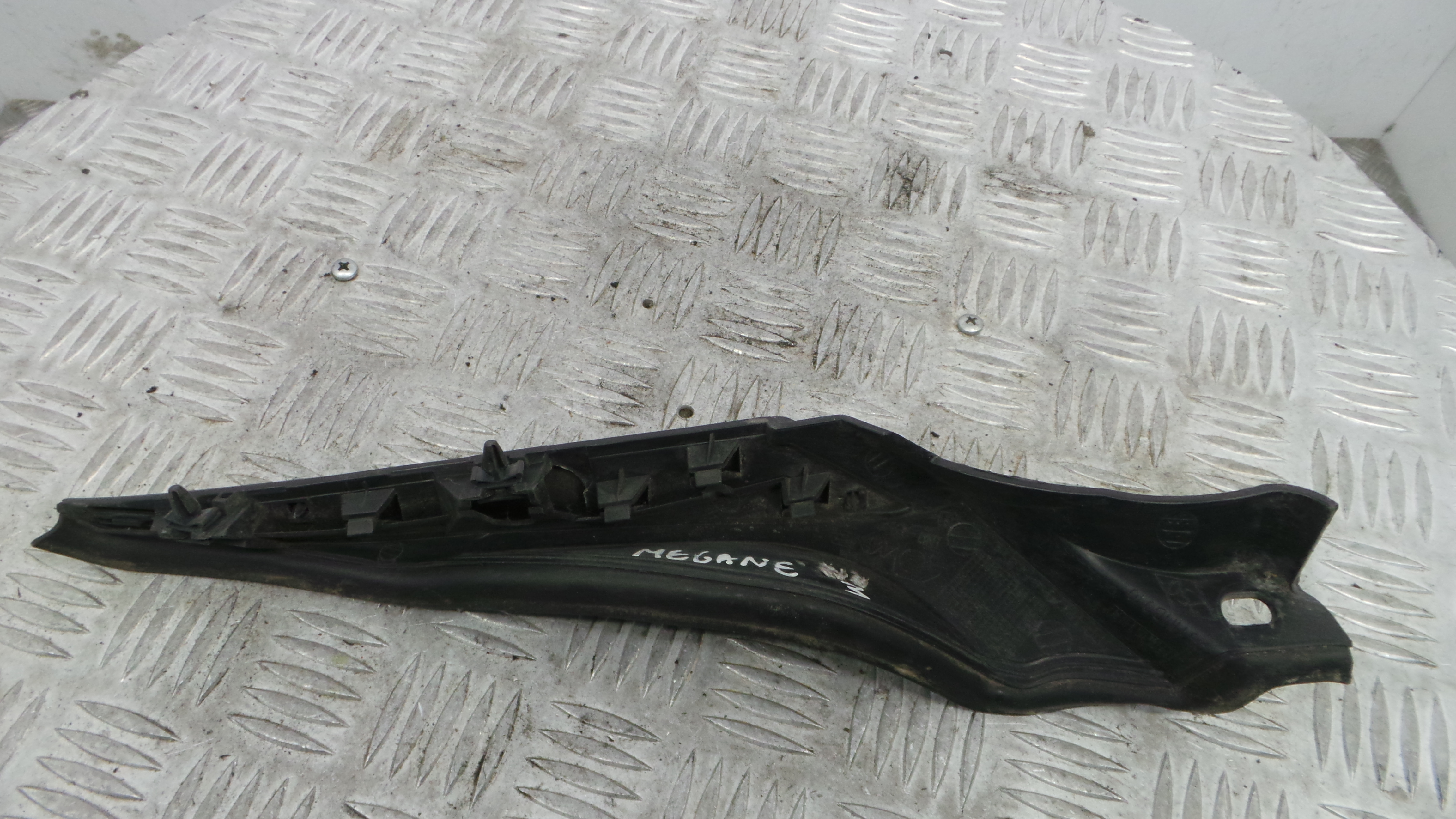 Acabamento Torpedo 668620007R - RENAULT MEGANE III Hatchback (BZ0/1_, B3_)-38349013