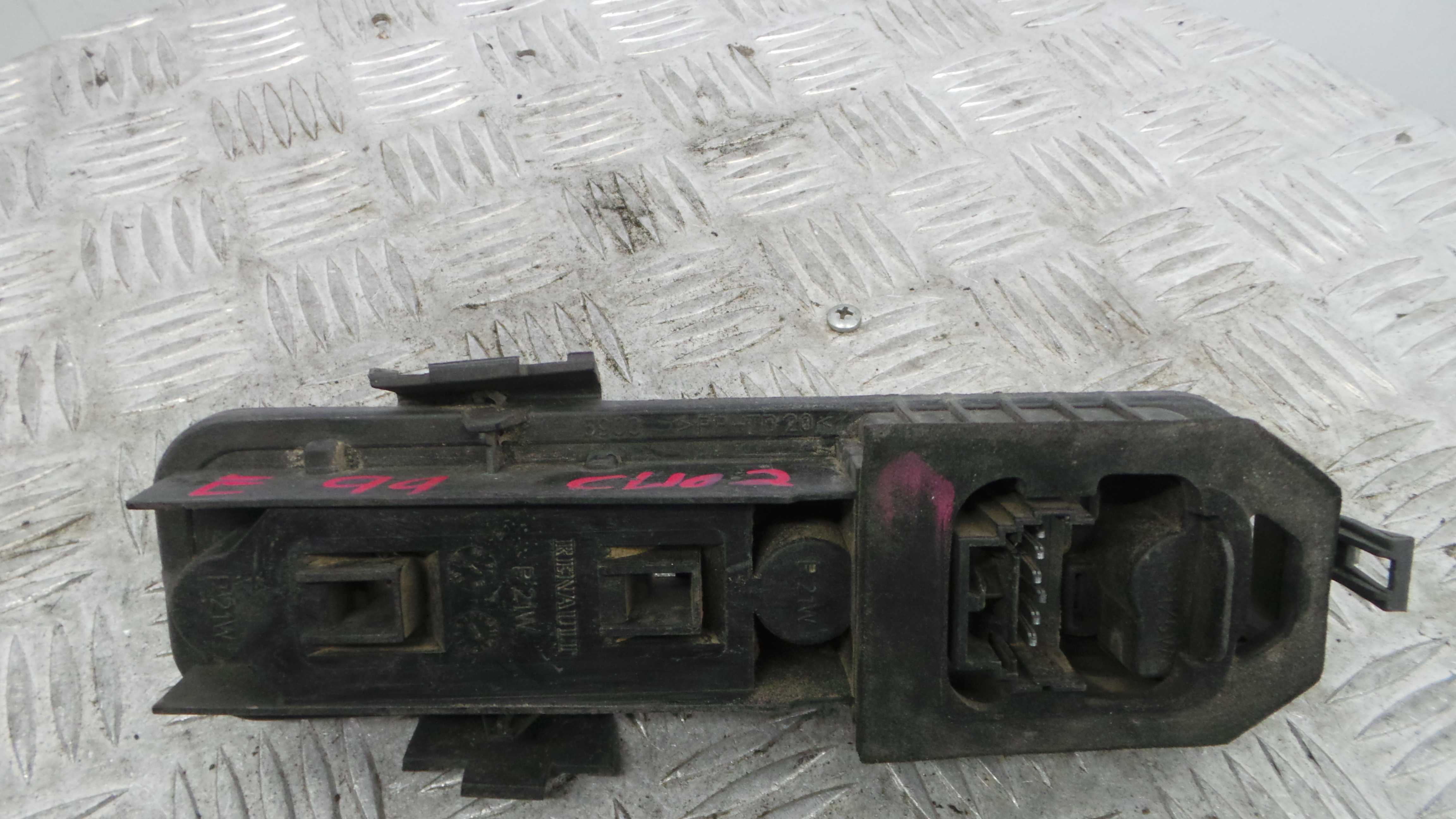 Suporte Lampadas Tras Esquerdo - RENAULT CLIO II (BB_, CB_), CLIO Mk II (BB_, CB_)-38349025