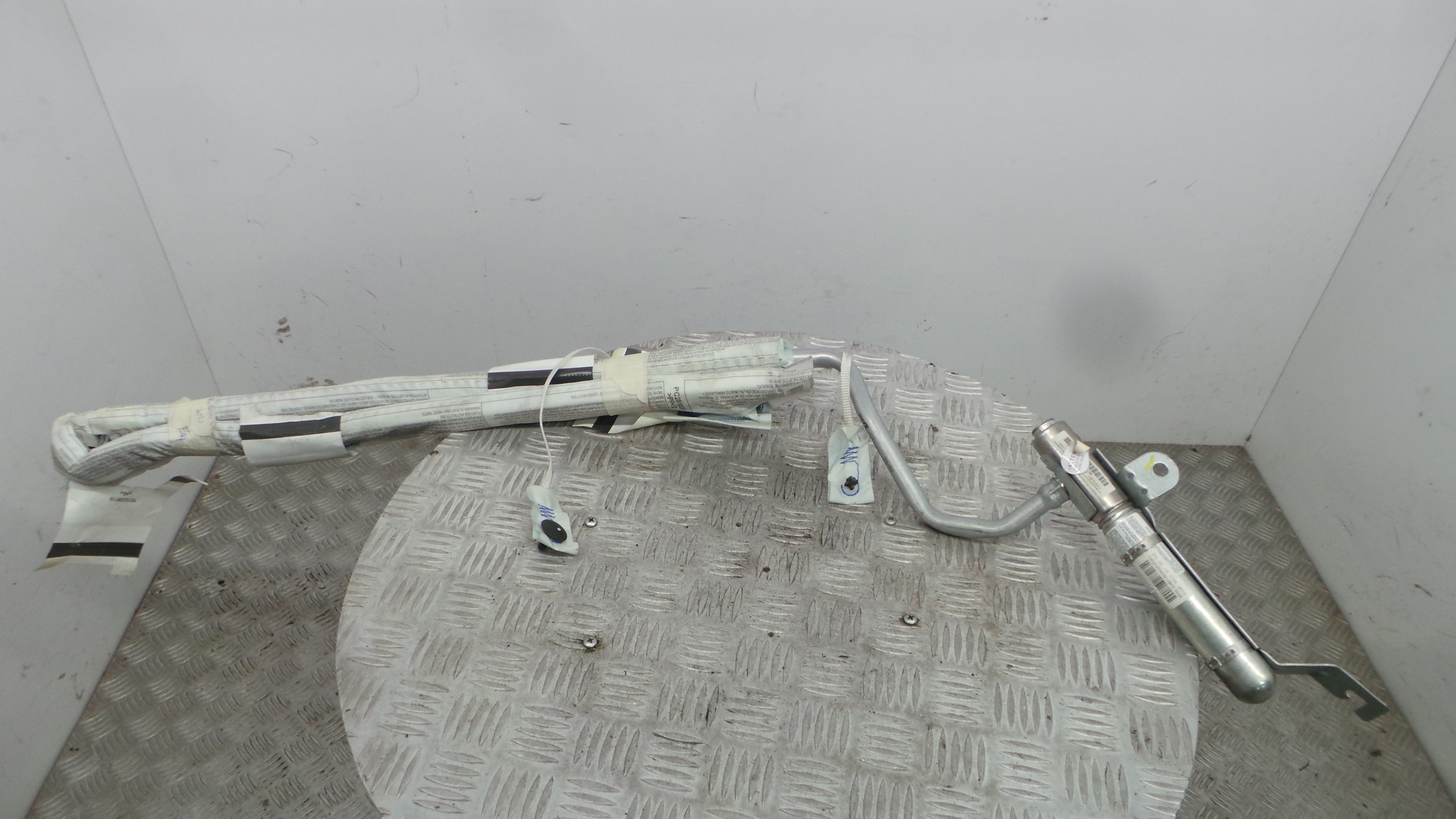 Airbags de Cortina Esq 8200635951 - RENAULT CLIO III (BR0/1, CR0/1)-38349248 Airbags de Cortina Esq 8200635951 - RENAULT CLIO III (BR0/1, CR0/1)-38349248