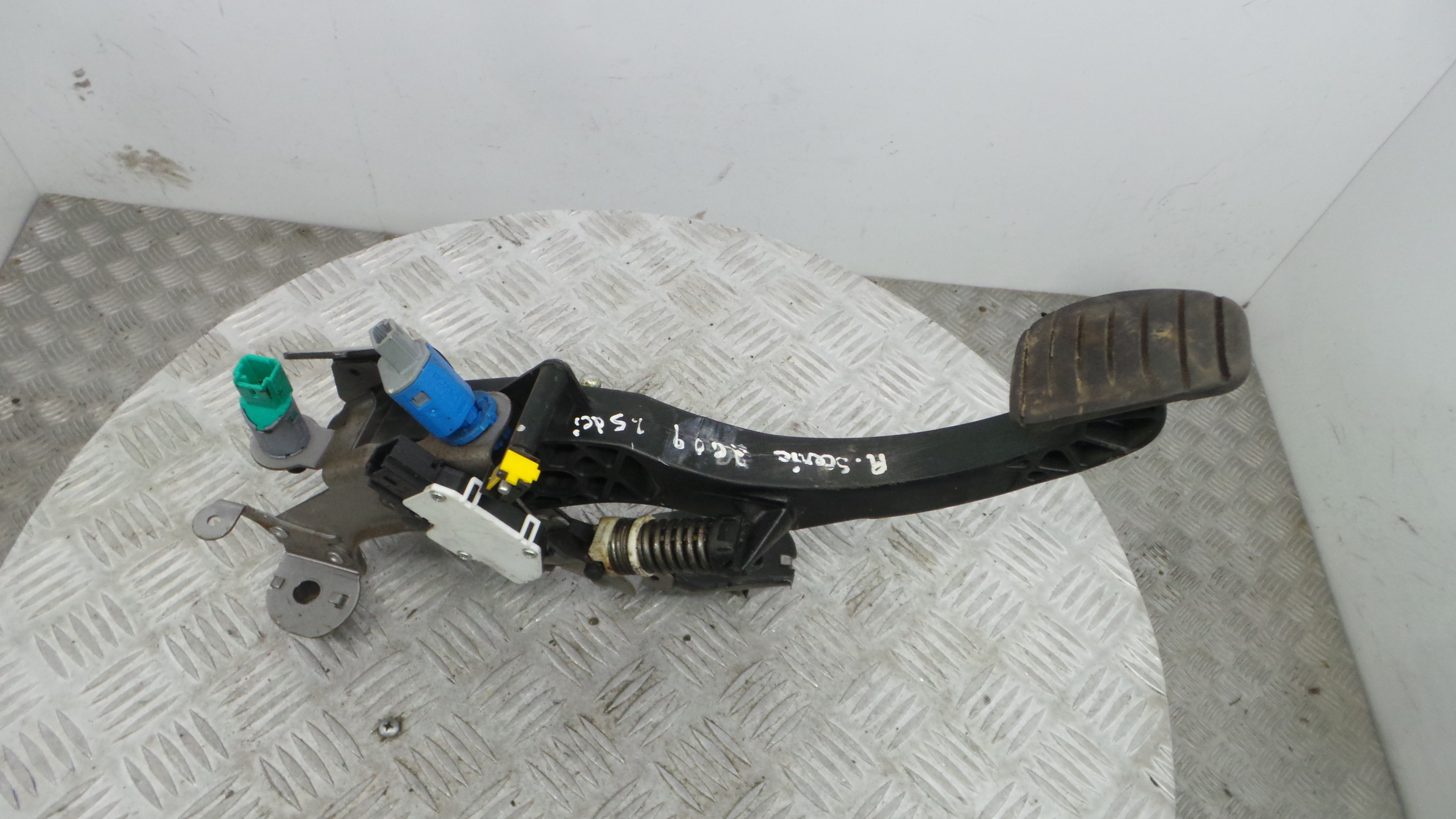 Pedal de Embraiagem 465030038R - RENAULT SCÉNIC III (JZ0/1_)-38349442