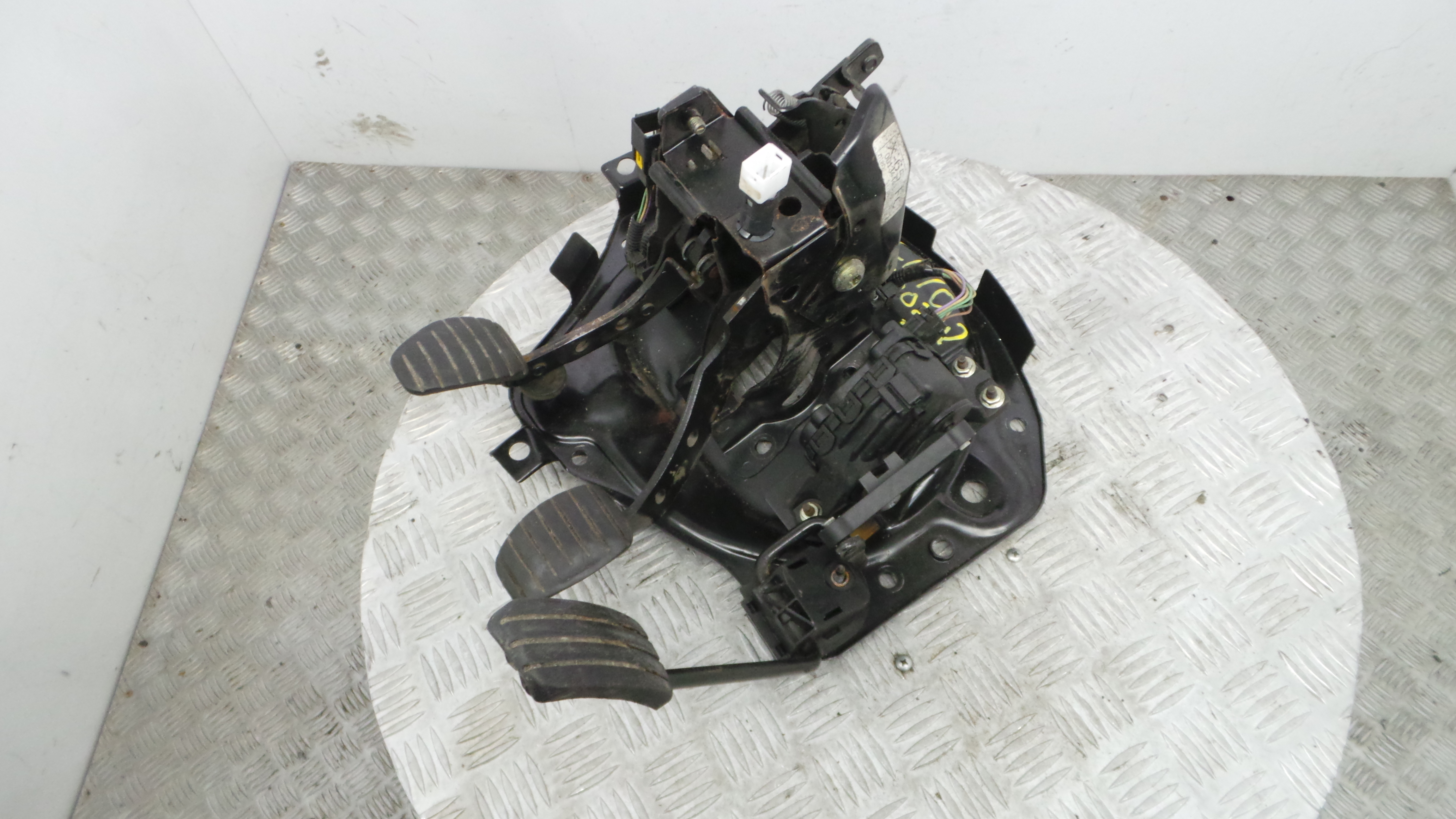 Pedal do Travão 7701208136 - RENAULT CLIO II (BB_, CB_), CLIO Mk II (BB_, CB_)-38349447