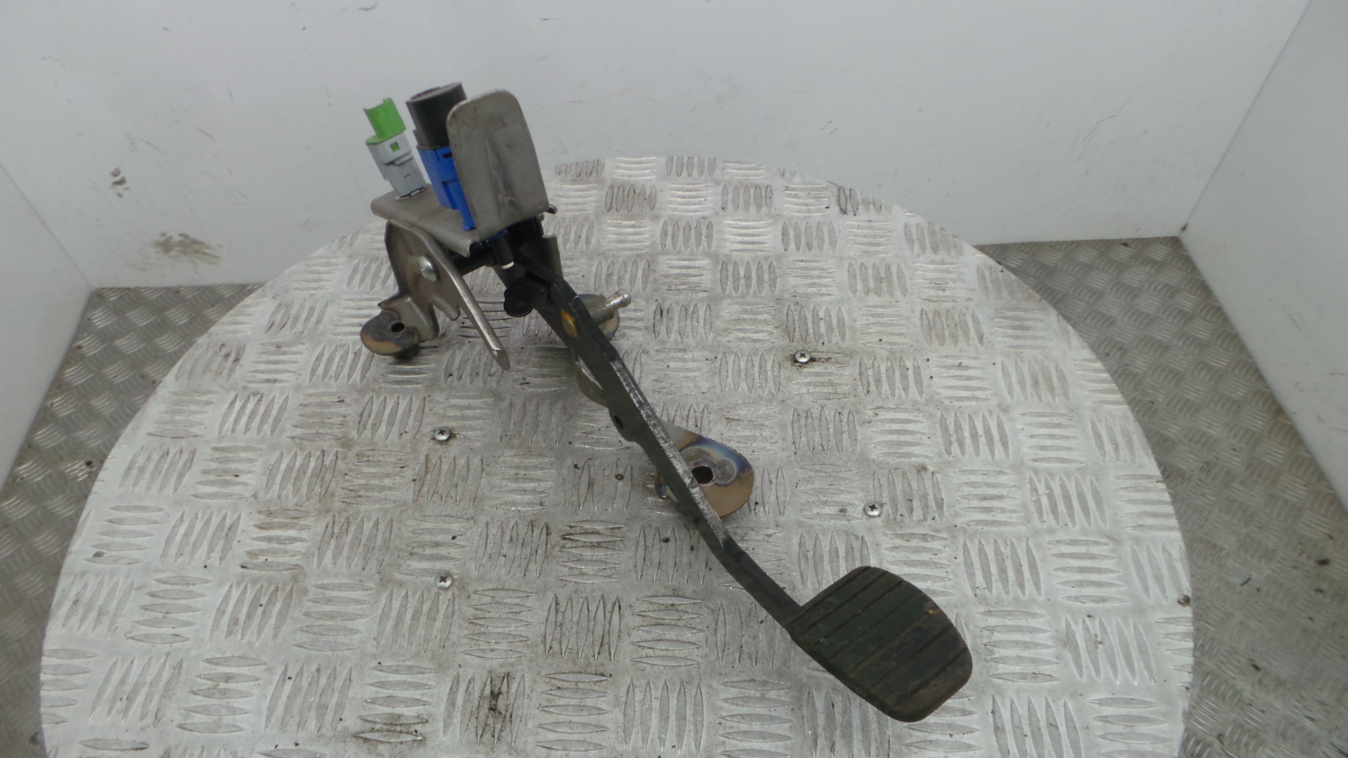 Pedal de Embraiagem 465039054R - RENAULT CLIO IV (BH_)-38349449