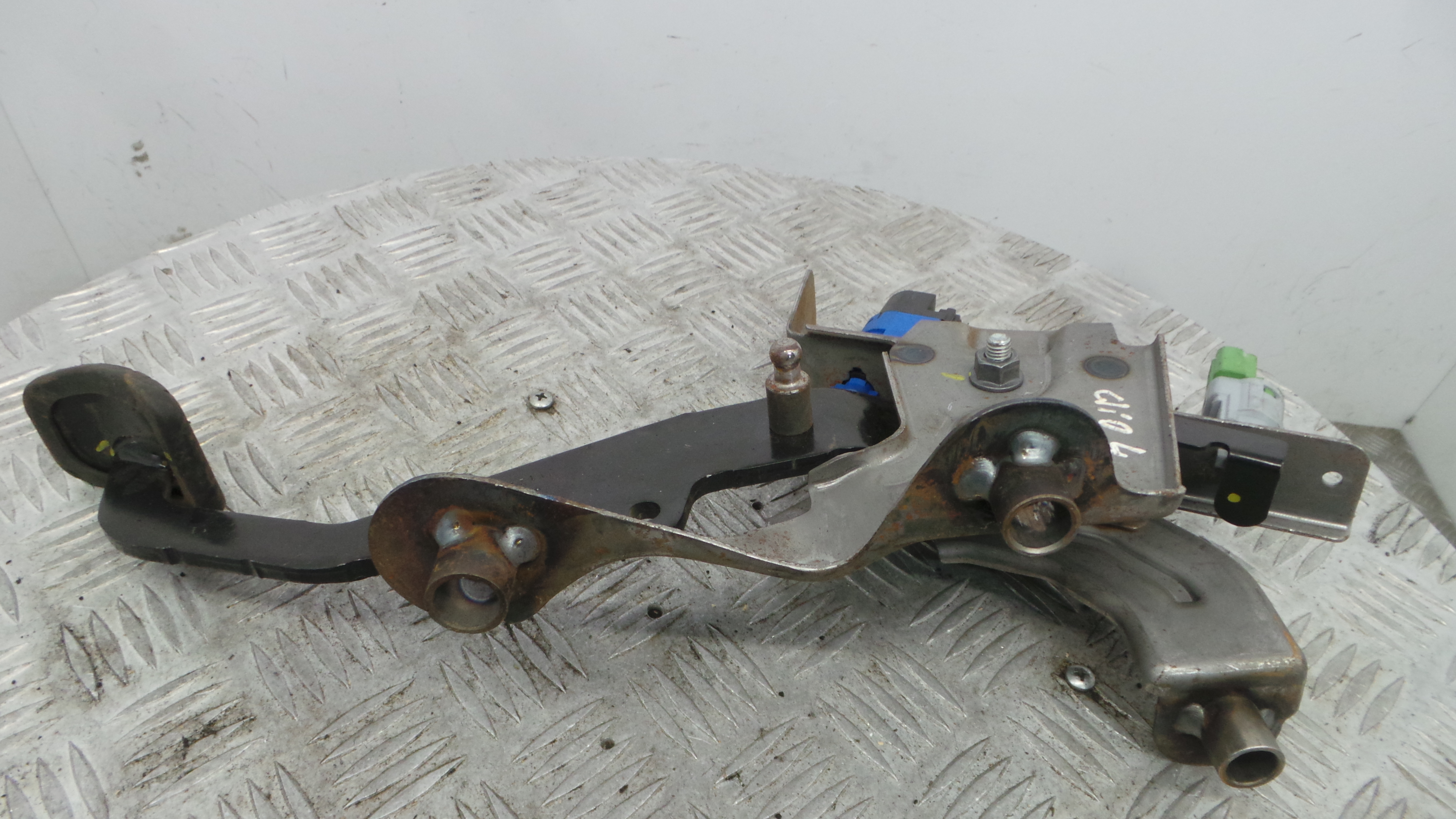 Pedal de Embraiagem 465039054R - RENAULT CLIO IV (BH_)-38349449