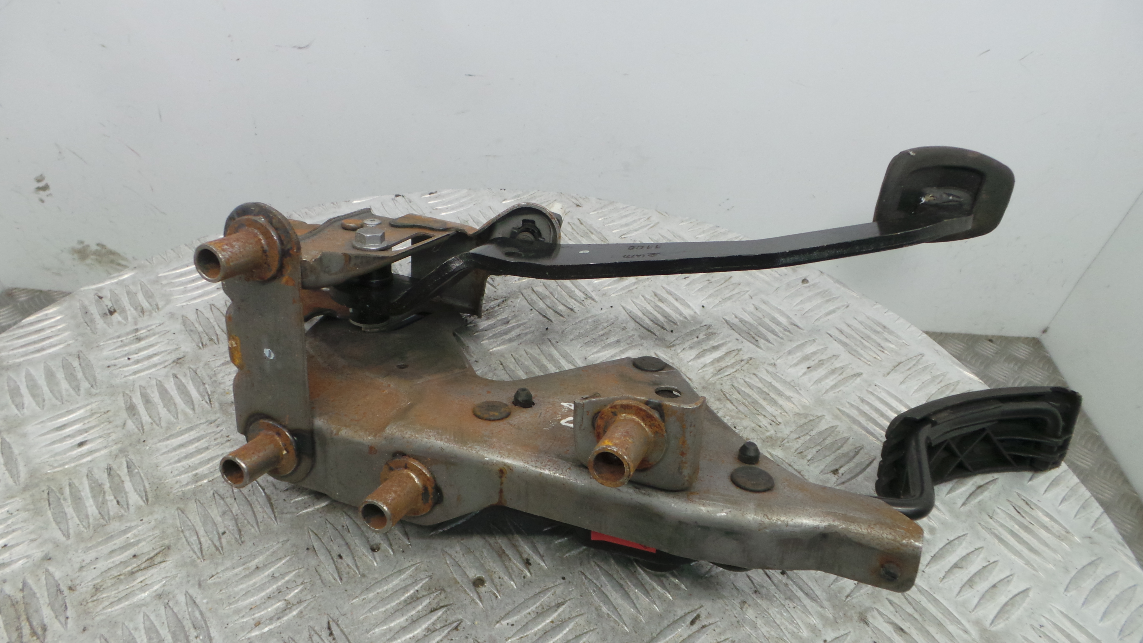 Pedal do Travão 8200711631 - RENAULT CLIO III (BR0/1, CR0/1)-38349467