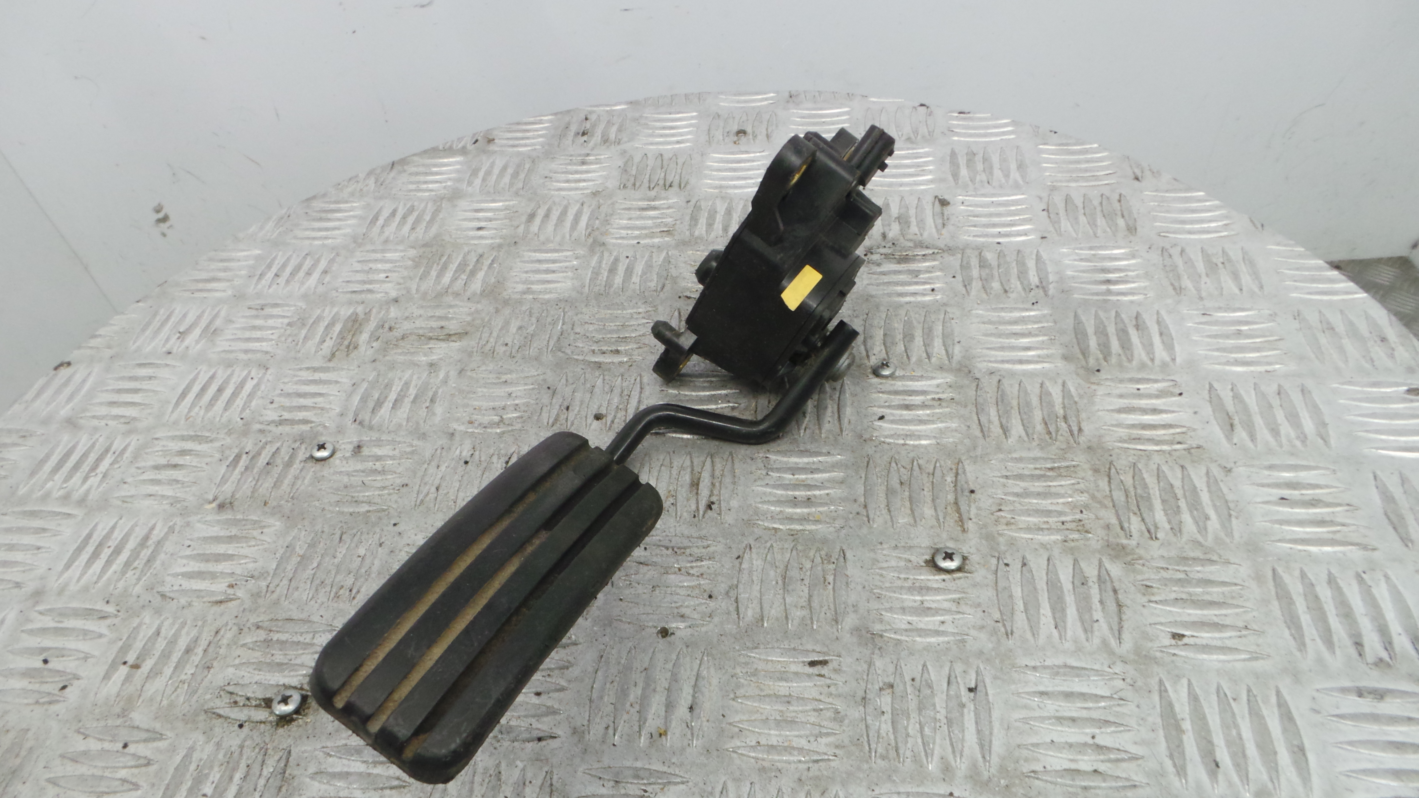 Pedal do Acelerador 8200297335 - RENAULT CLIO III (BR0/1, CR0/1)-38349513