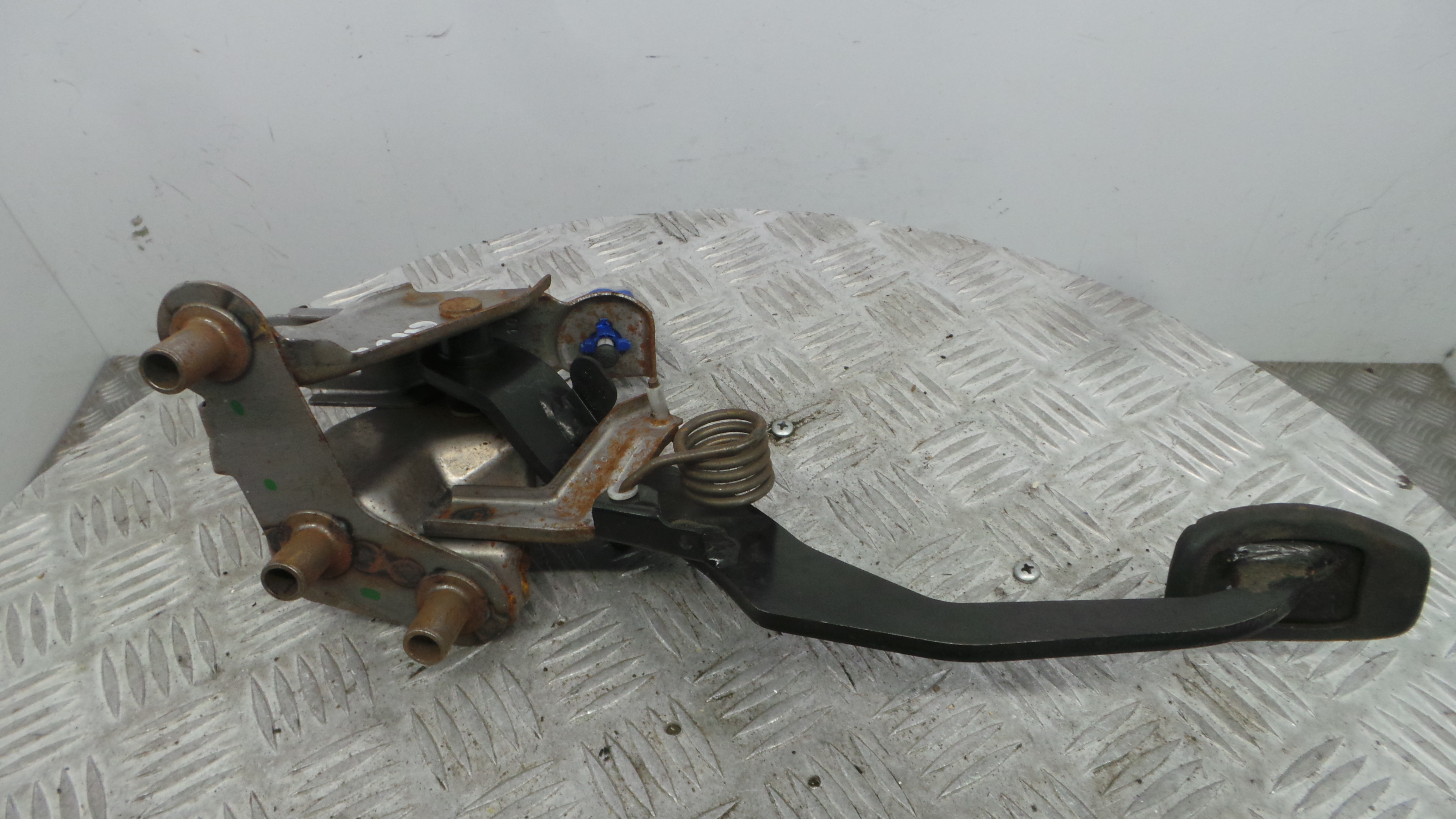 Pedal do Travão 8200727352A - RENAULT CLIO III (BR0/1, CR0/1)-38349523