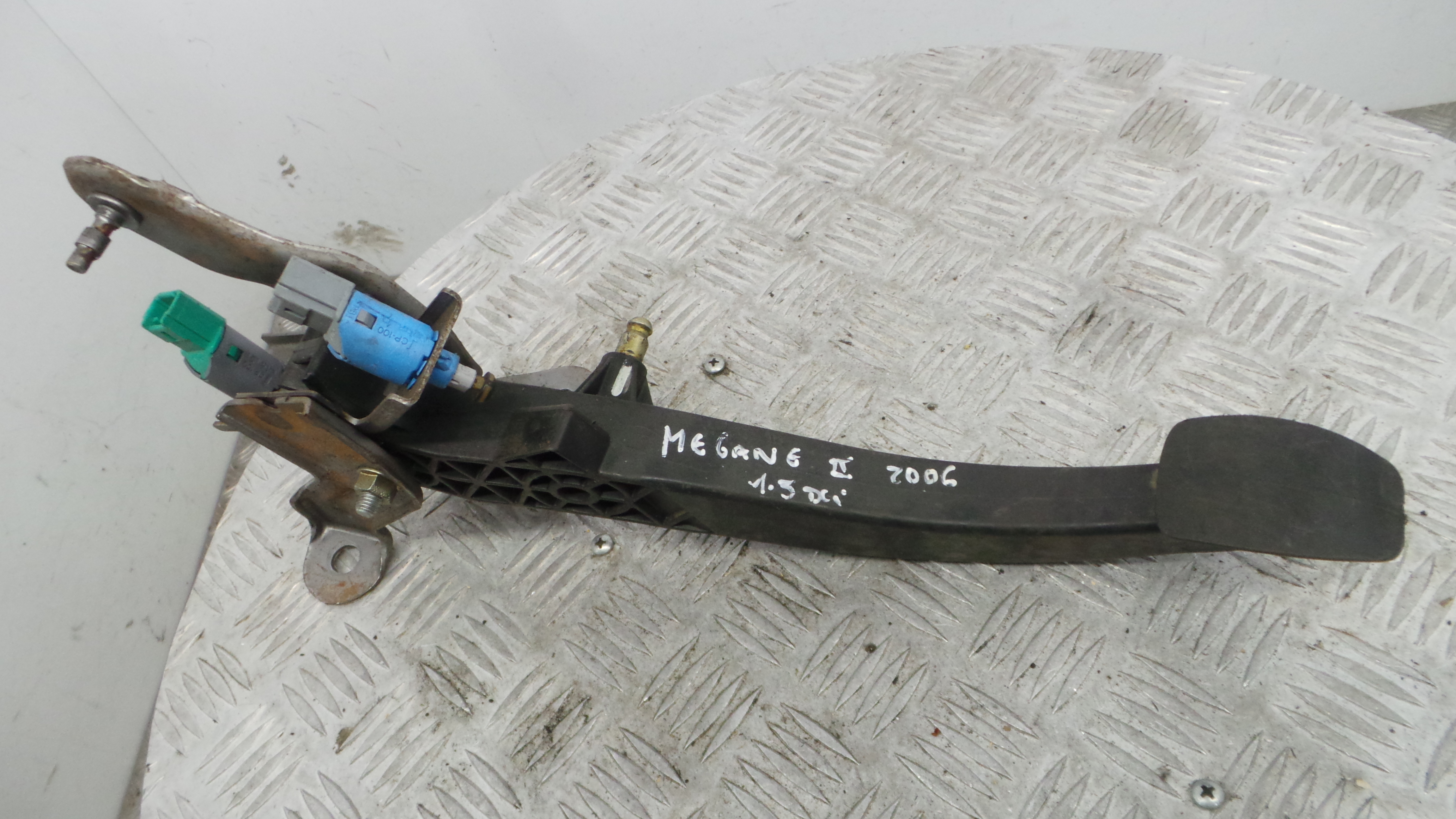 Pedal de Embraiagem 8200155987F - RENAULT MEGANE II (BM0/1_, CM0/1_)-38349532