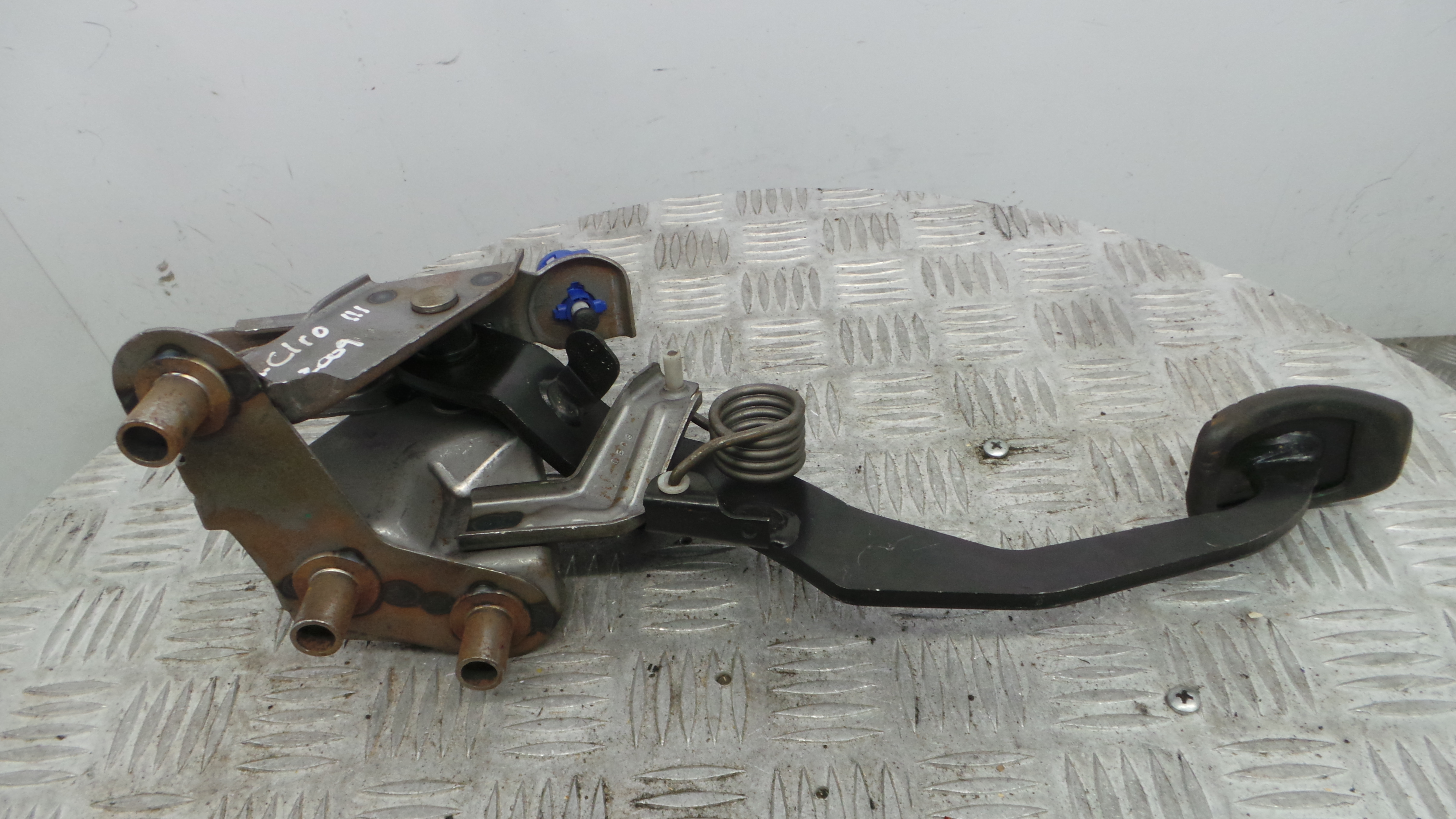 Pedal do Travão 8200727352A - RENAULT CLIO III (BR0/1, CR0/1)-38349538