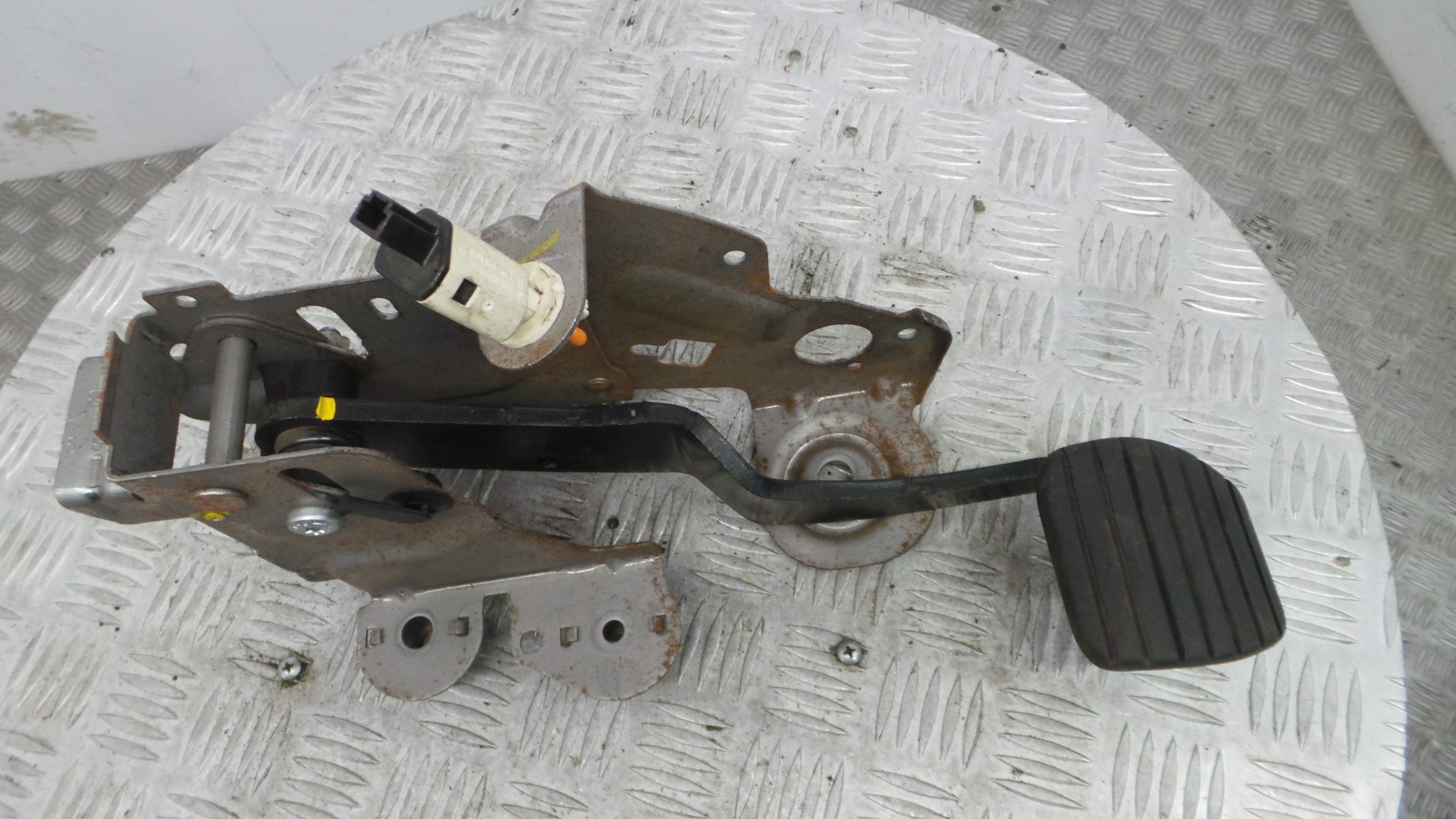 Pedal do Travão 465010015R - RENAULT MEGANE III Hatchback (BZ0/1_, B3_)-38349558