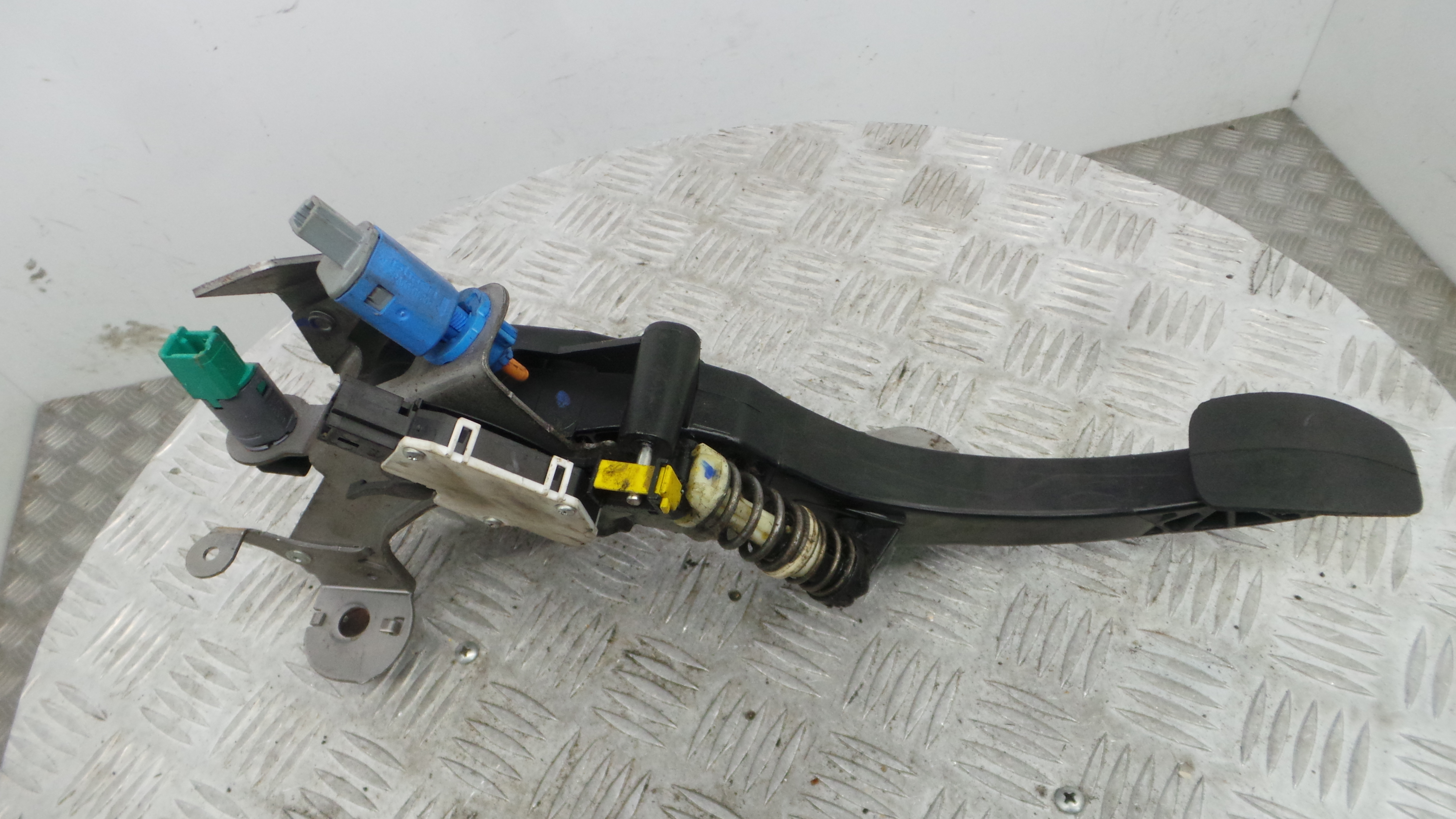 Pedal de Embraiagem 465030037R - RENAULT MEGANE III Hatchback (BZ0/1_, B3_)-38349613