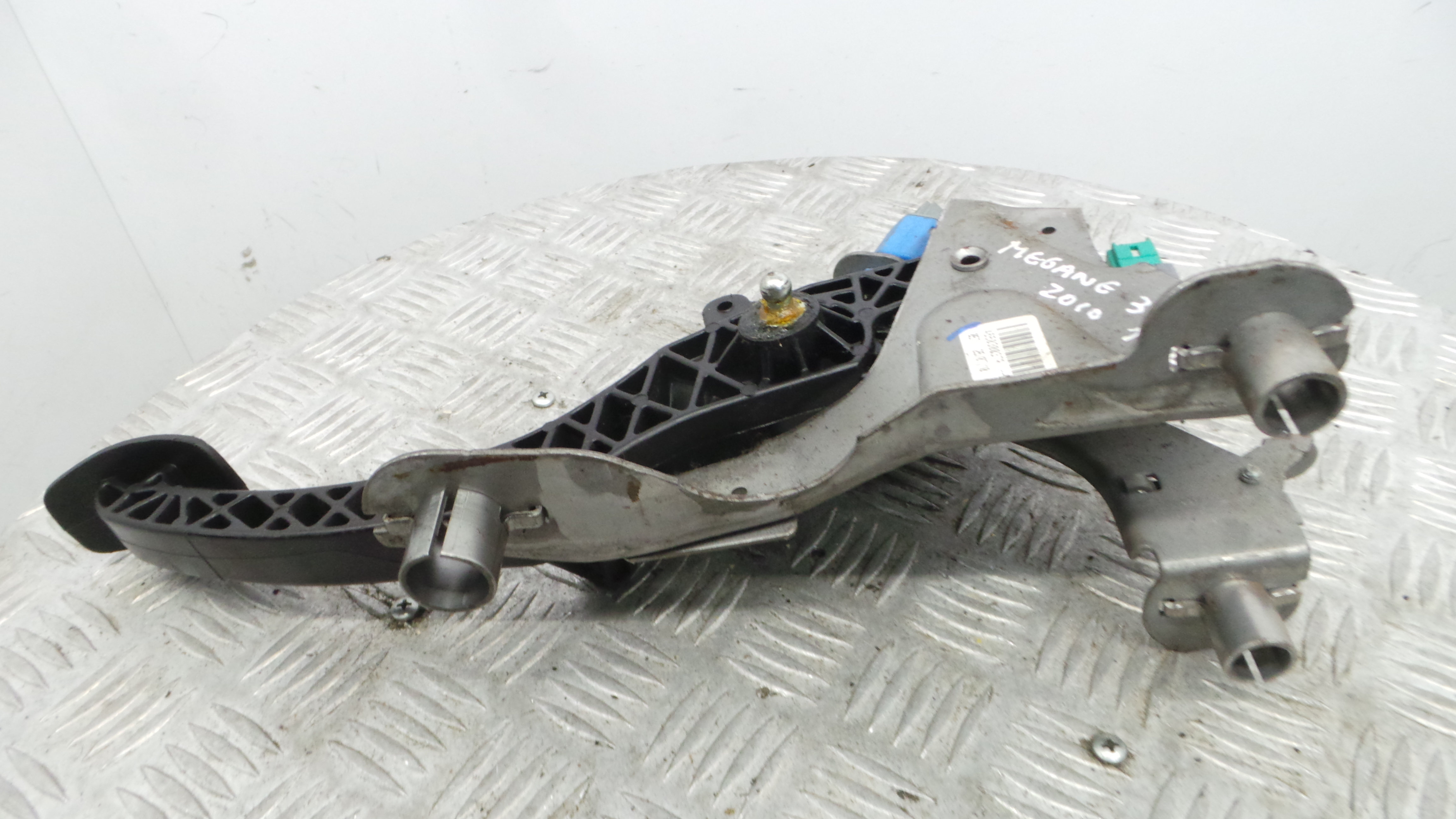 Pedal de Embraiagem 465030037R - RENAULT MEGANE III Hatchback (BZ0/1_, B3_)-38349613