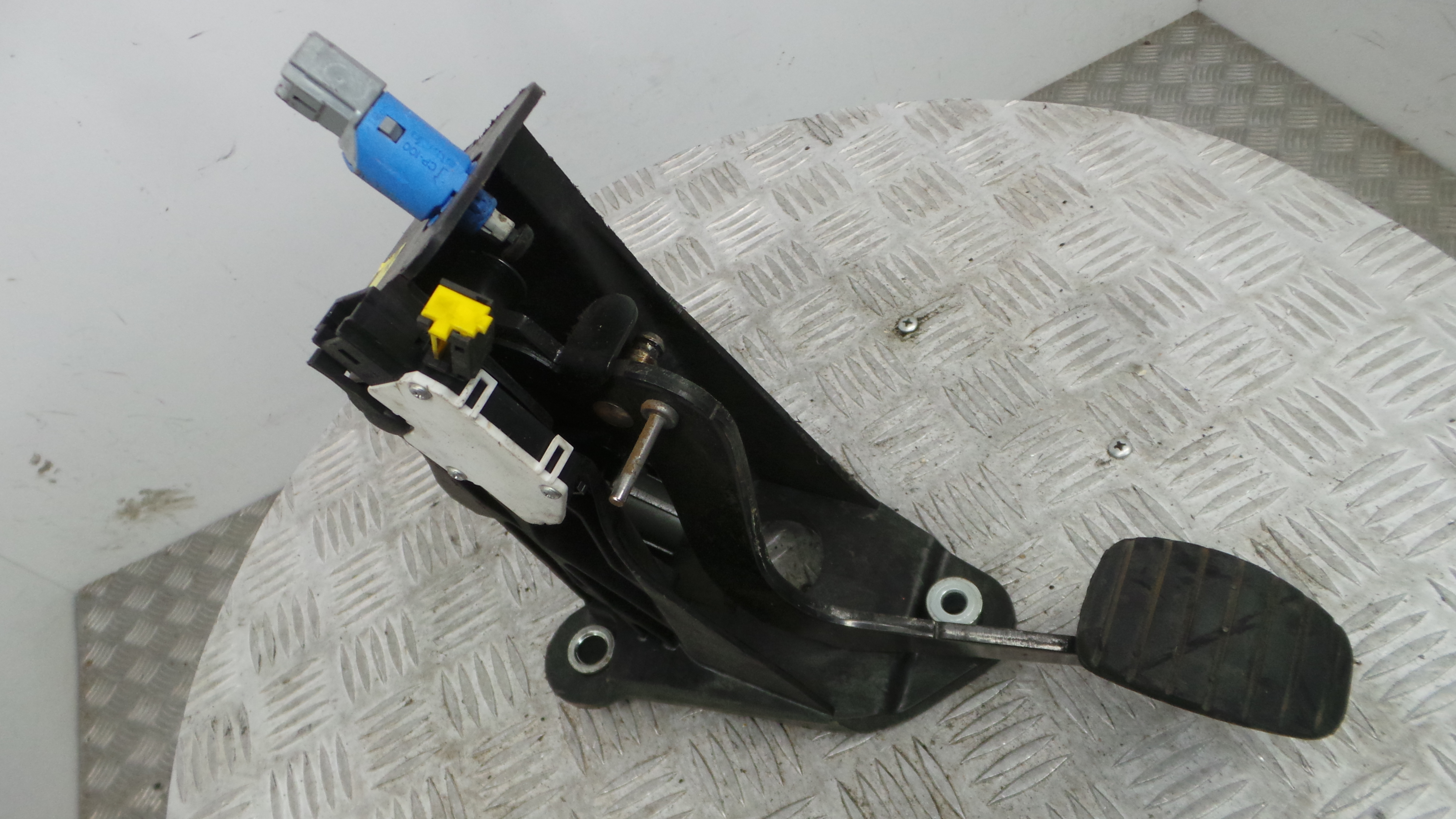 Pedal de Embraiagem 465030297R - RENAULT LAGUNA III (BT0/1)-38349622