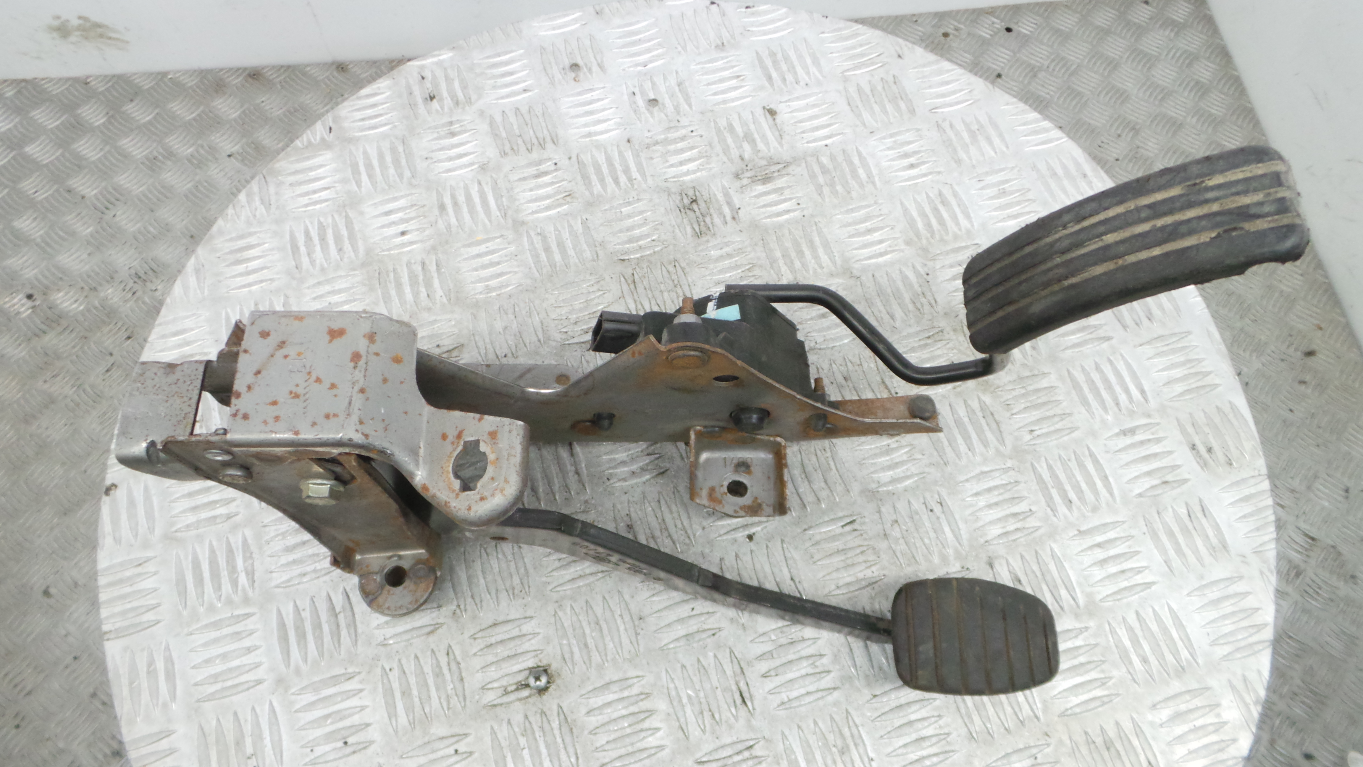 Pedal do Acelerador 8200297342B - RENAULT CLIO III (BR0/1, CR0/1)-38349656