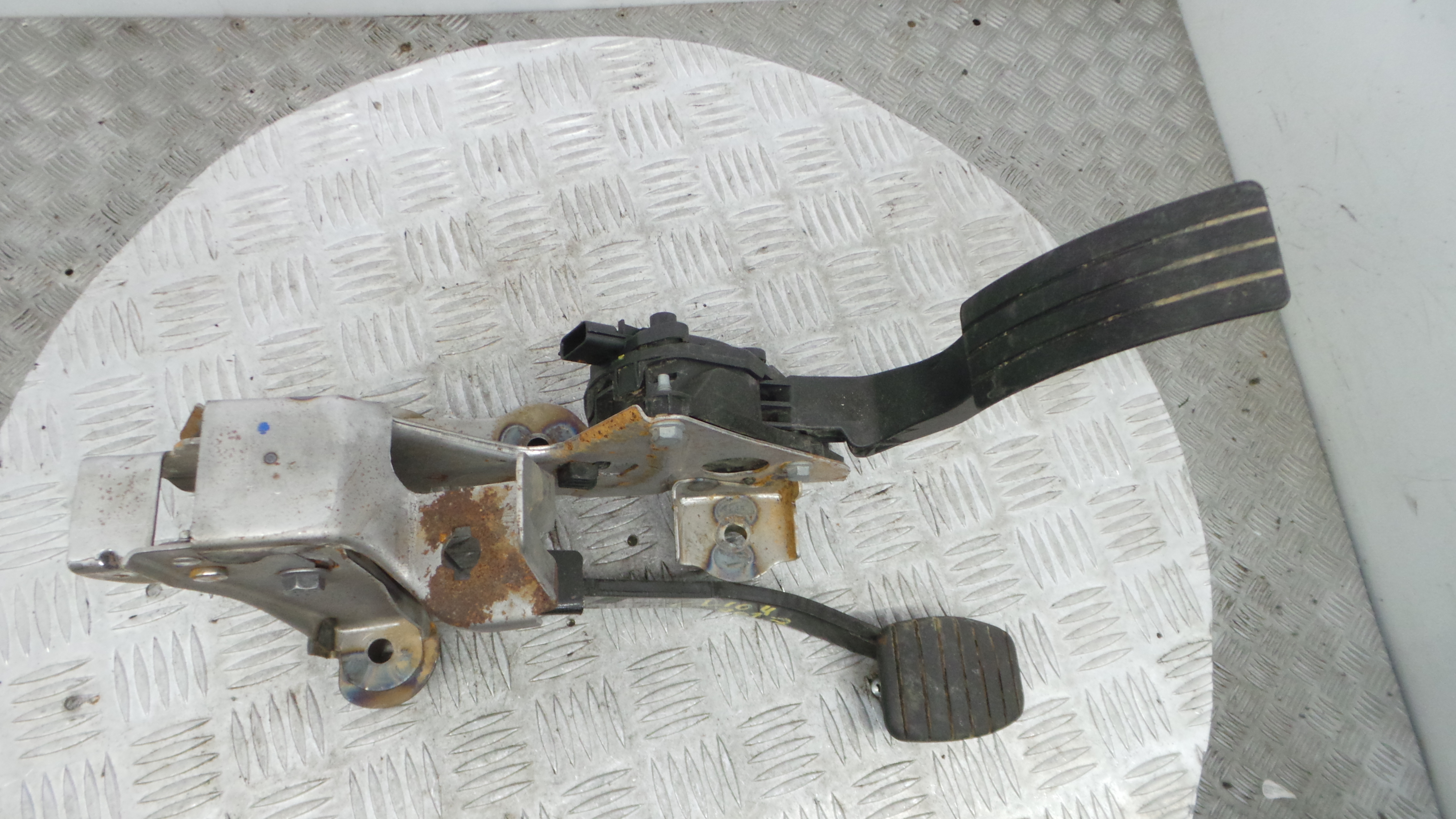 Pedal do Travão 180029347R - RENAULT CLIO IV (BH_)-38349808 Pedal do Travão 180029347R - RENAULT CLIO IV (BH_)-38349808