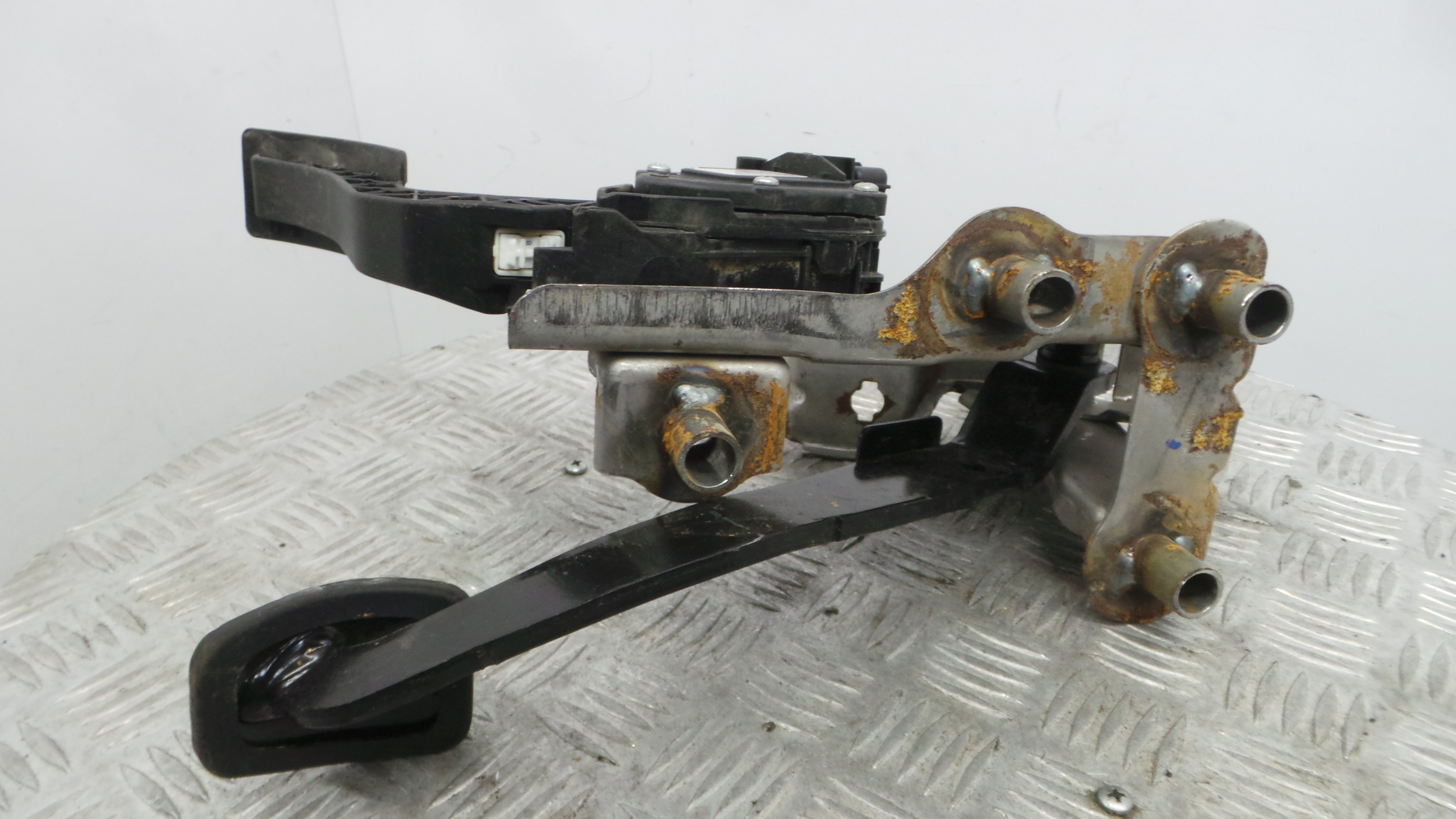 Pedal do Travão 180029347R - RENAULT CLIO IV (BH_)-38349808