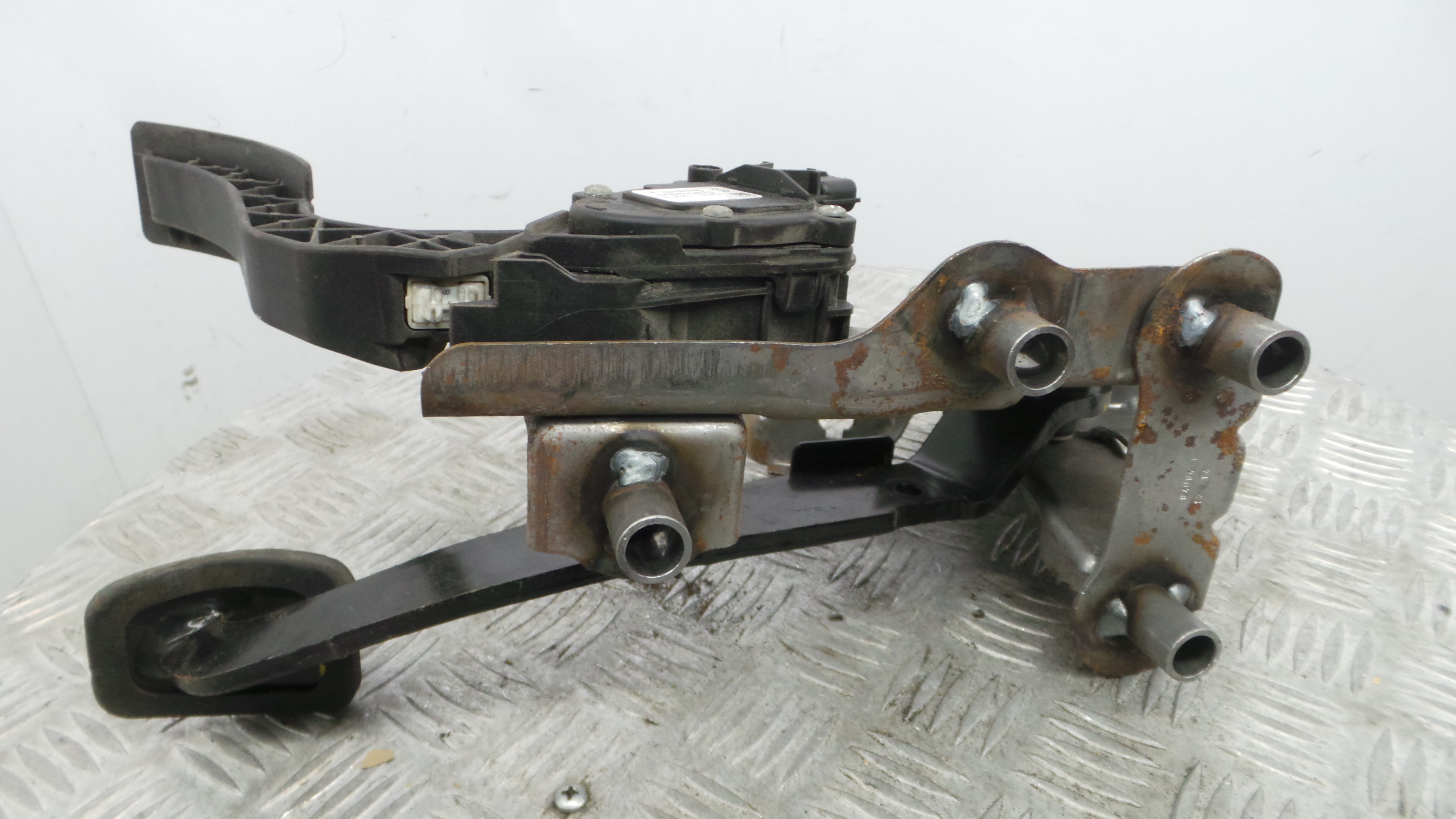 Pedal do Travão 180029347R - RENAULT CLIO IV (BH_)-38349829