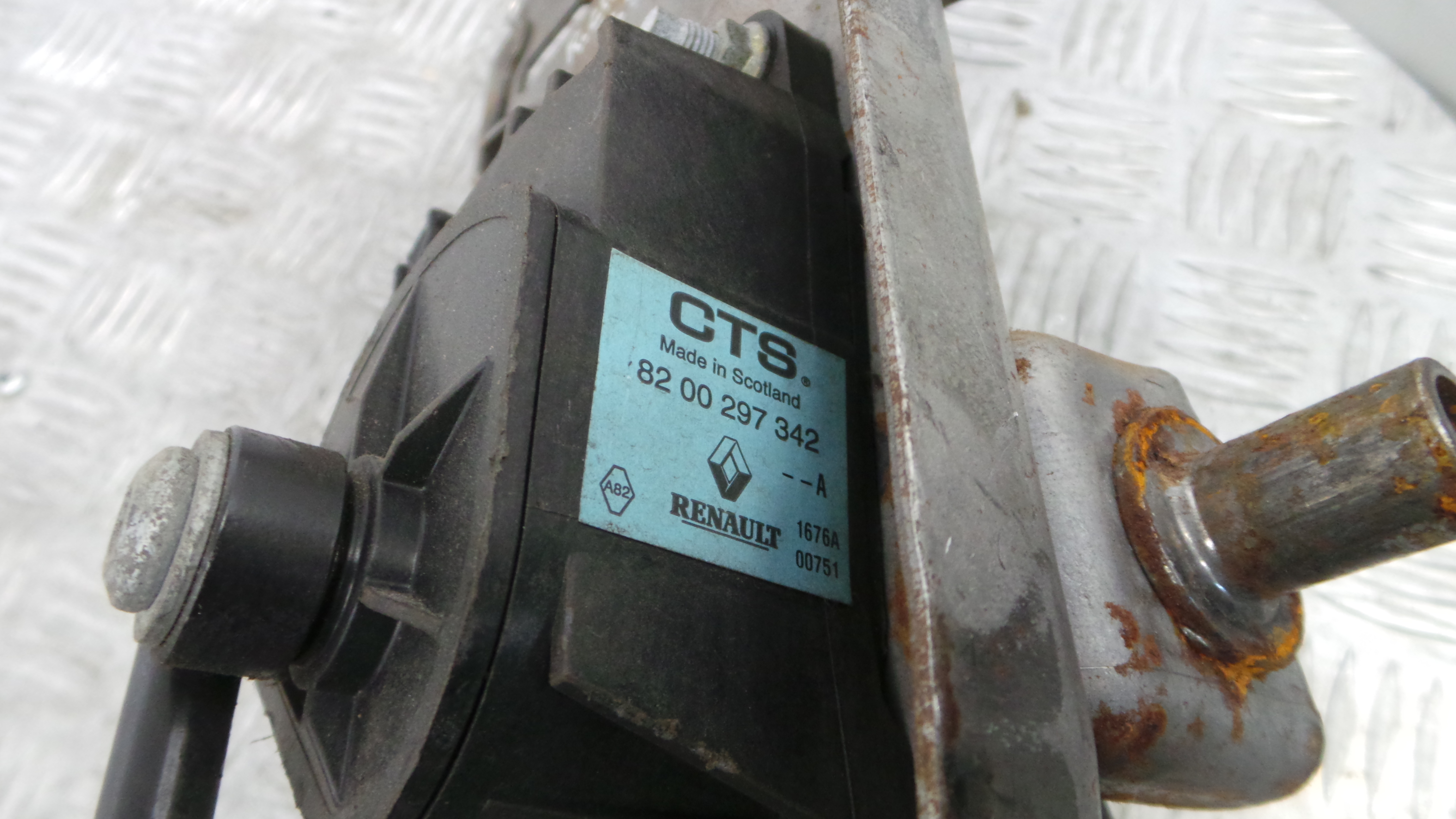 Pedal do Travão 8200275889A - RENAULT CLIO III (BR0/1, CR0/1)-38349832