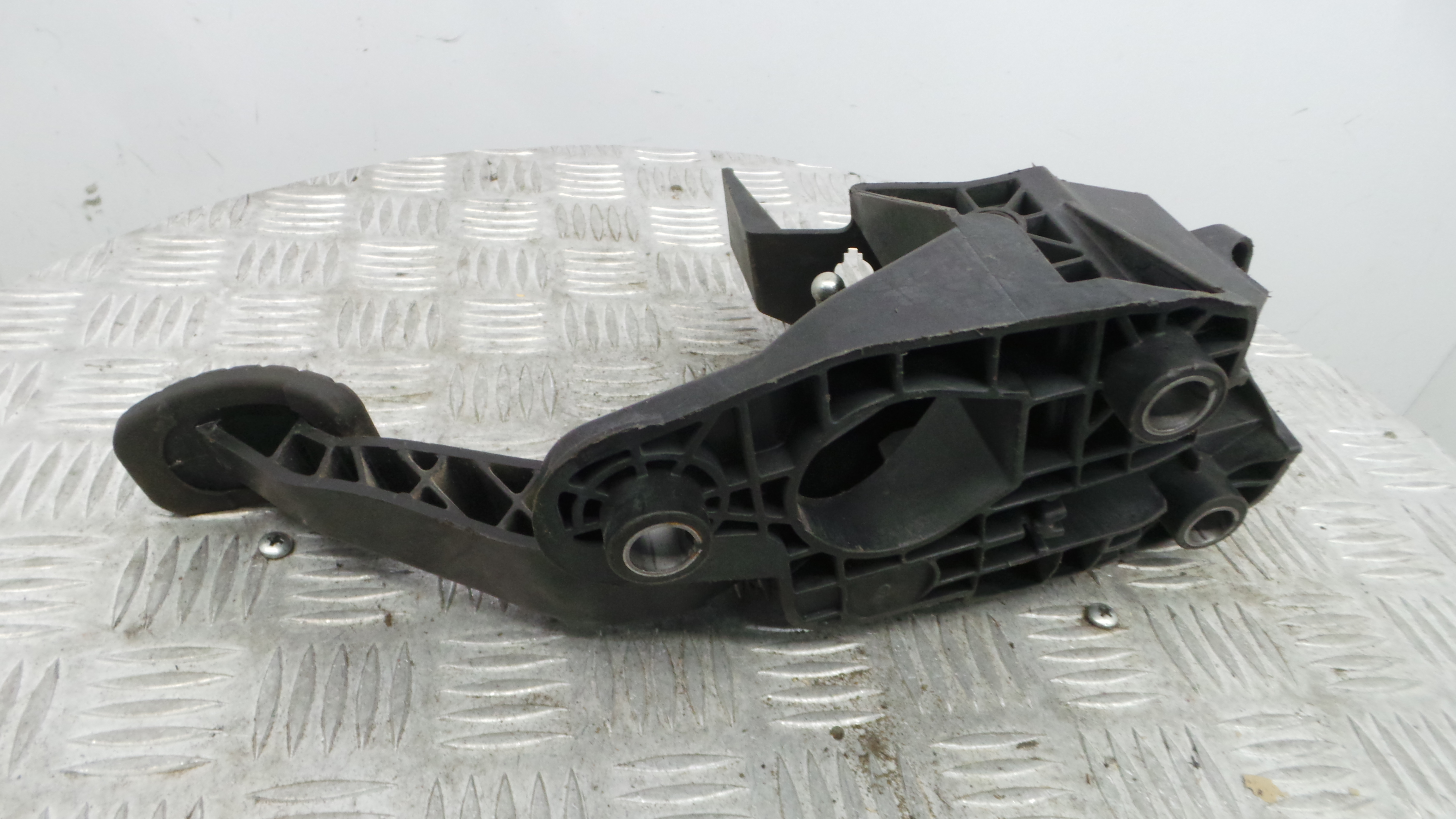 Pedal de Embraiagem 465030341R - RENAULT TWINGO III (BCM_, BCA_)-38349850