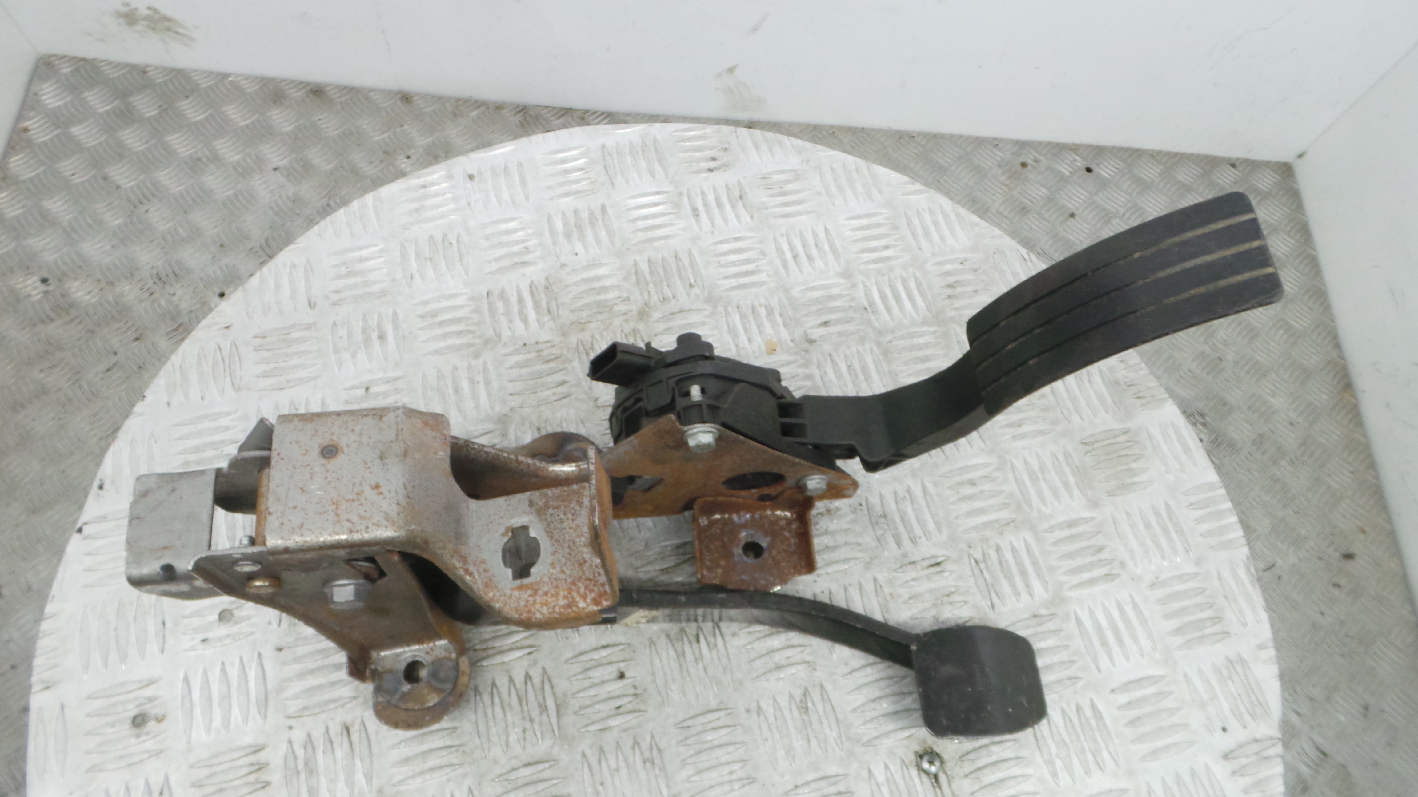 Pedal do Travão 180029347R - RENAULT CLIO IV (BH_)-38349859