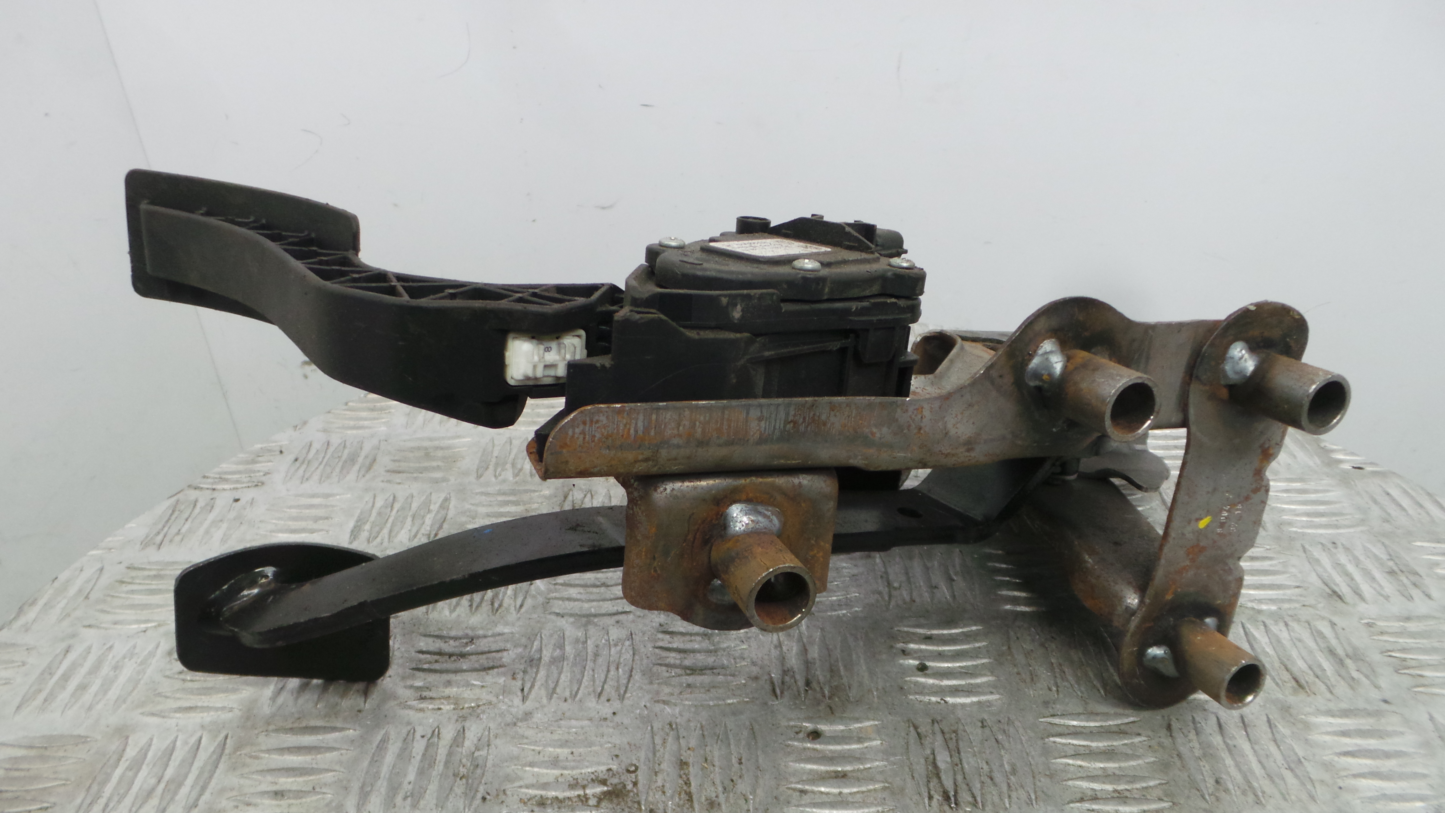 Pedal do Acelerador 180029347R - RENAULT CLIO IV (BH_)-38349859