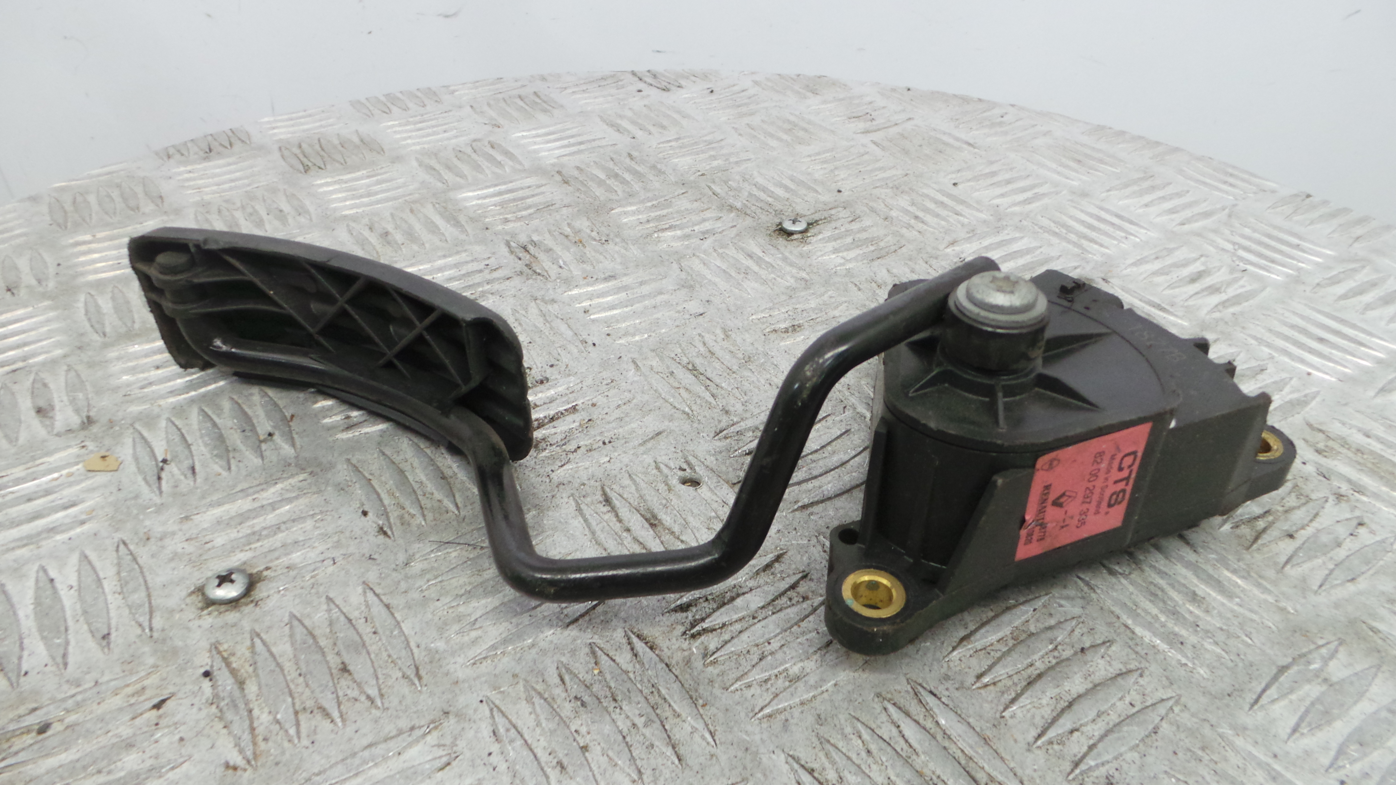 Pedal do Acelerador 8200297335A - RENAULT CLIO III (BR0/1, CR0/1)-38349874