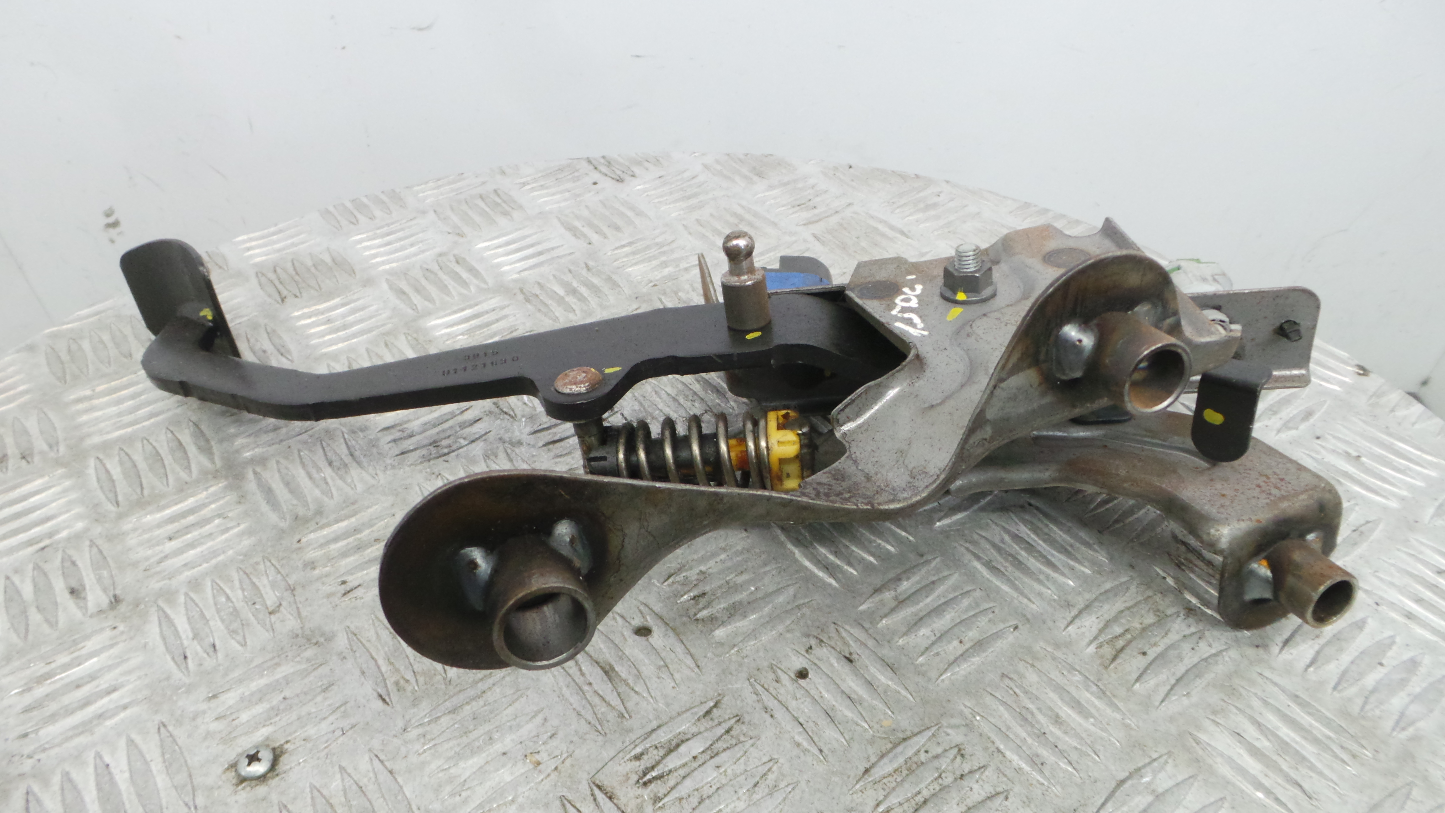 Pedal de Embraiagem  - RENAULT CLIO IV (BH_)-38350002