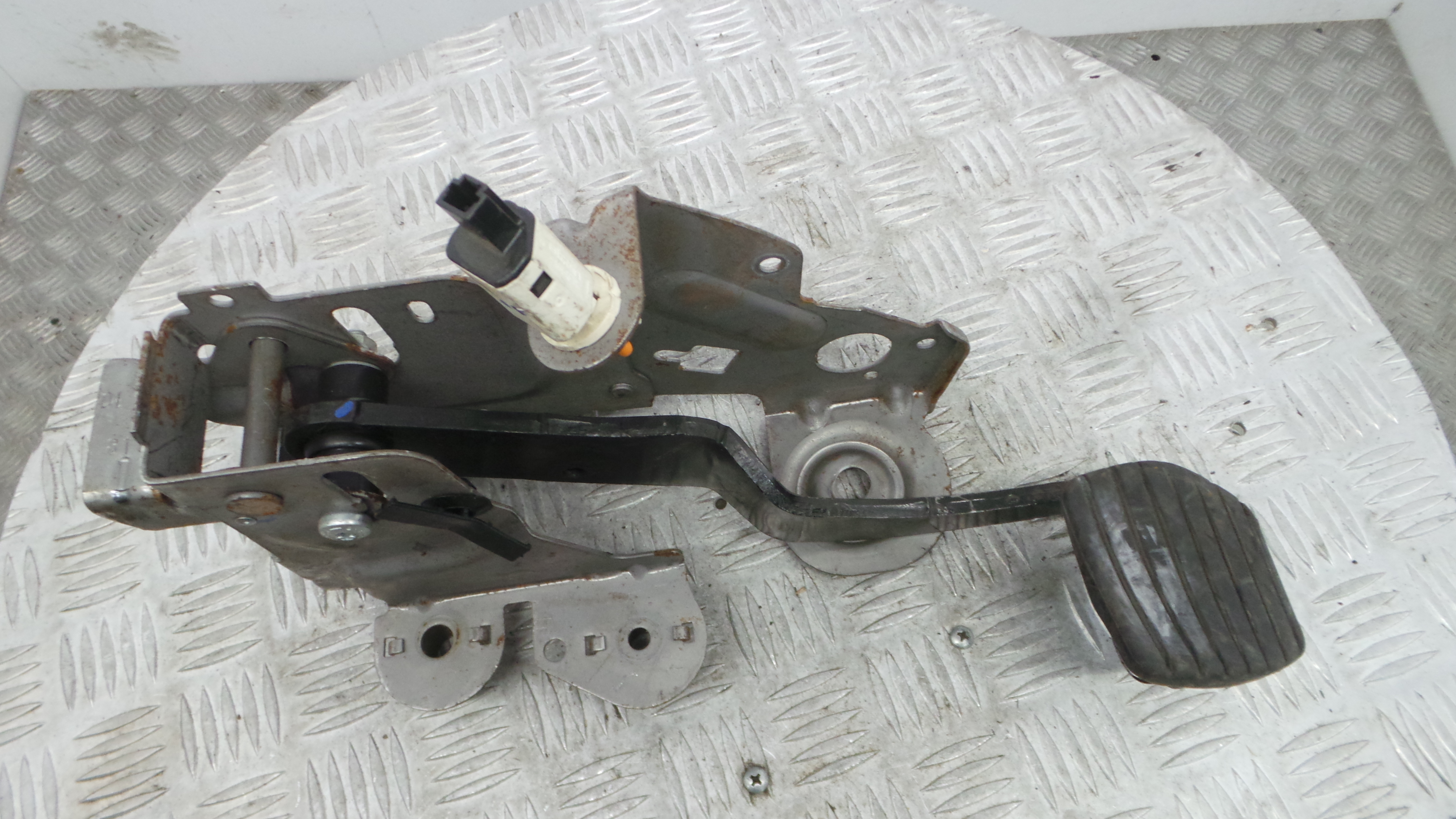 Pedal do Travão 465010015R - RENAULT MEGANE III Hatchback (BZ0/1_, B3_)-38350020