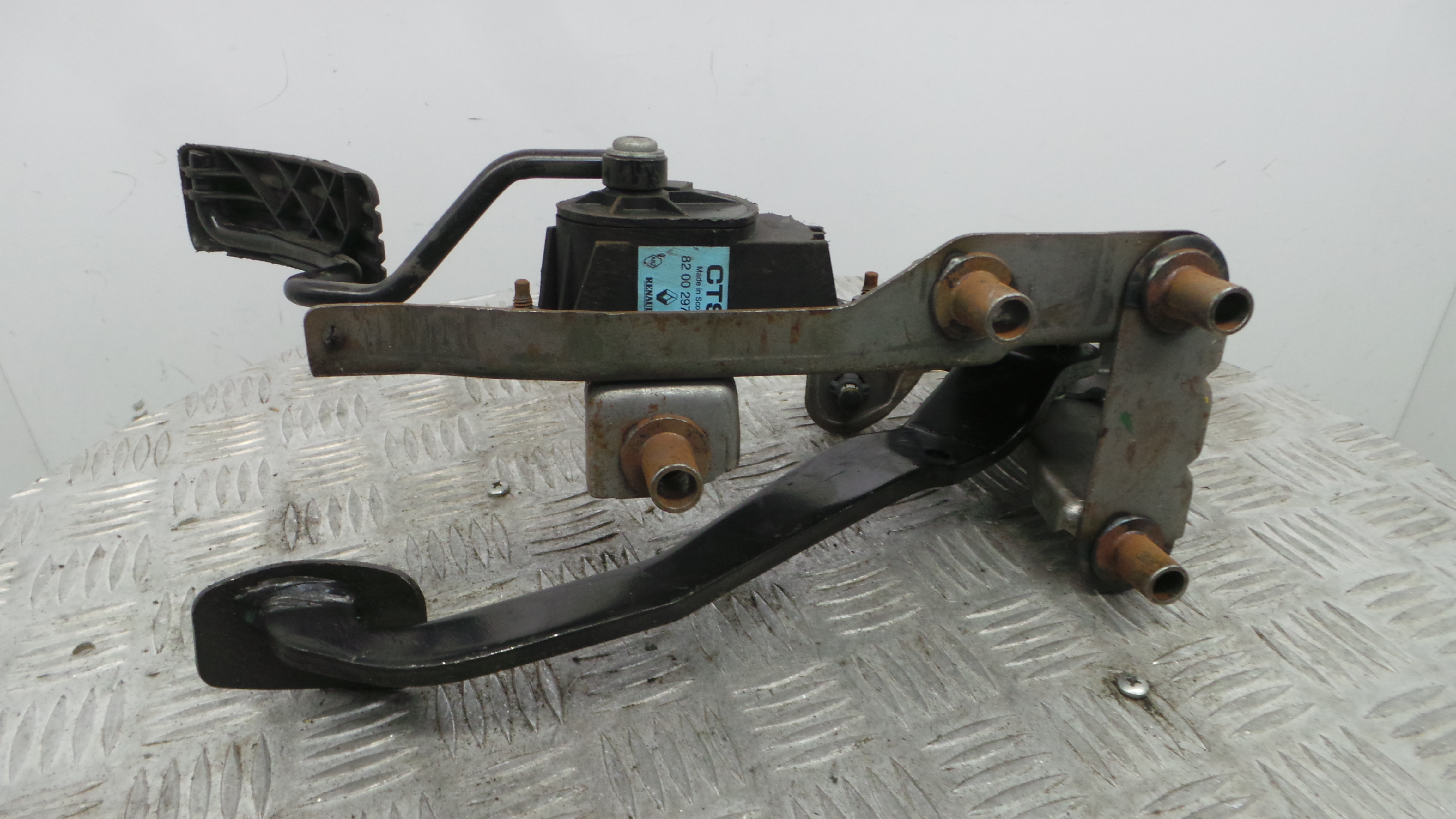 Pedal do Travão 8200711631 - RENAULT CLIO III (BR0/1, CR0/1)-38350023