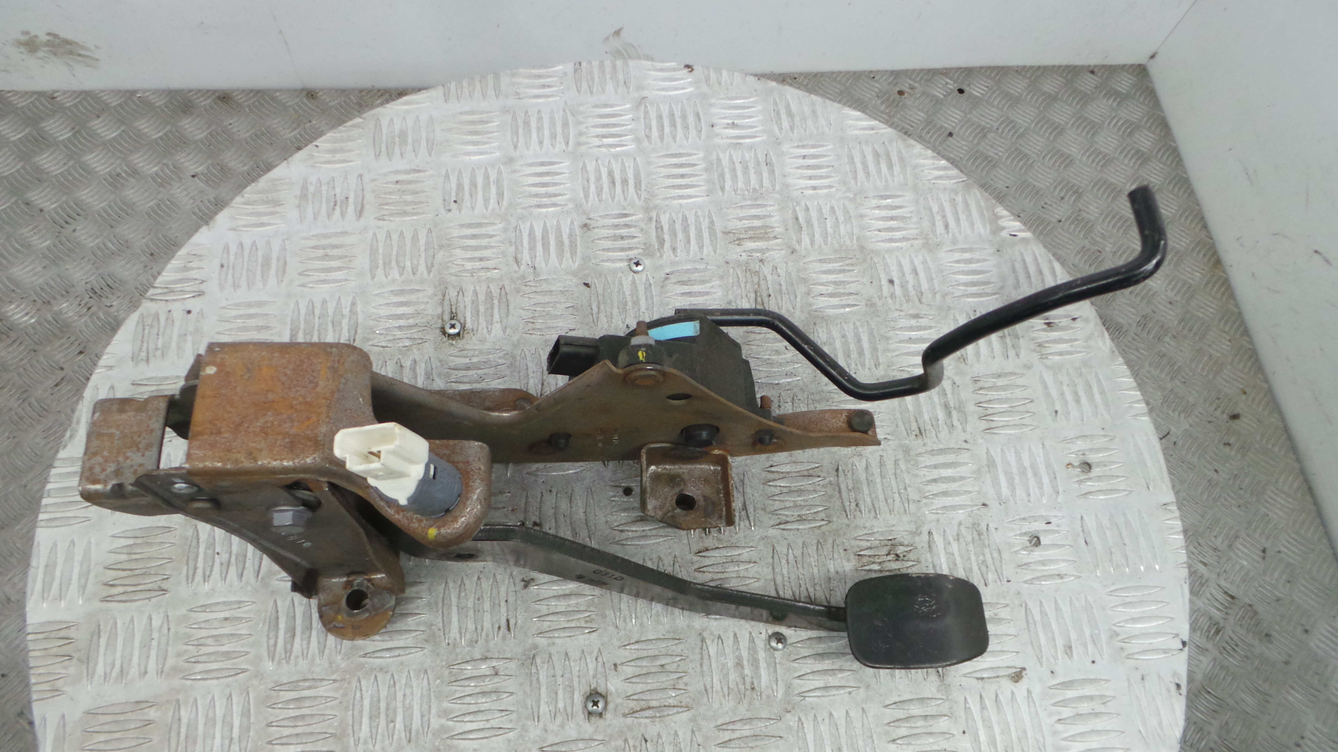 Pedal do Travão 8200711631 - RENAULT CLIO III (BR0/1, CR0/1)-38350027