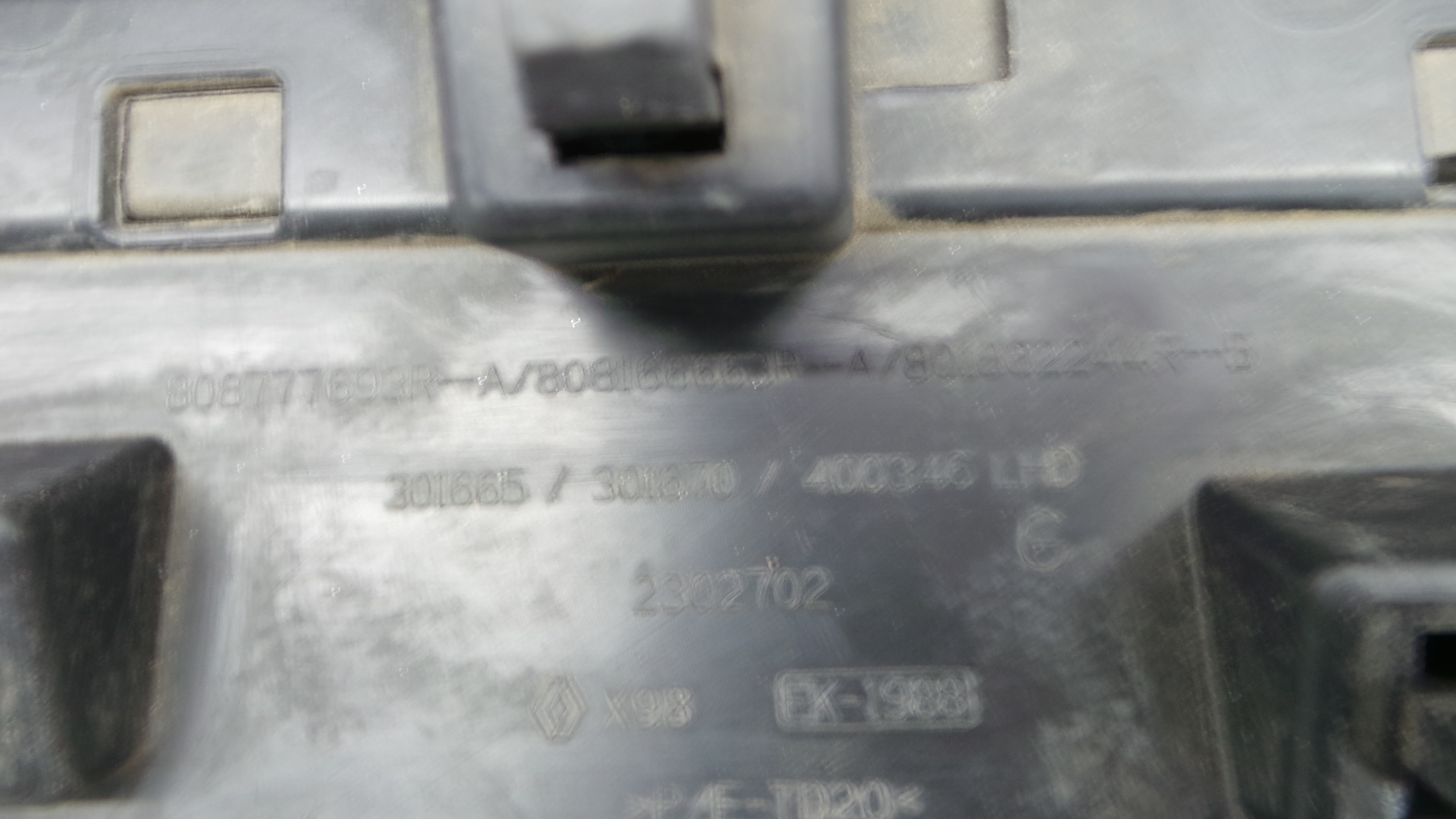 Friso Porta 808777693R - RENAULT CLIO IV (BH_)-38350048