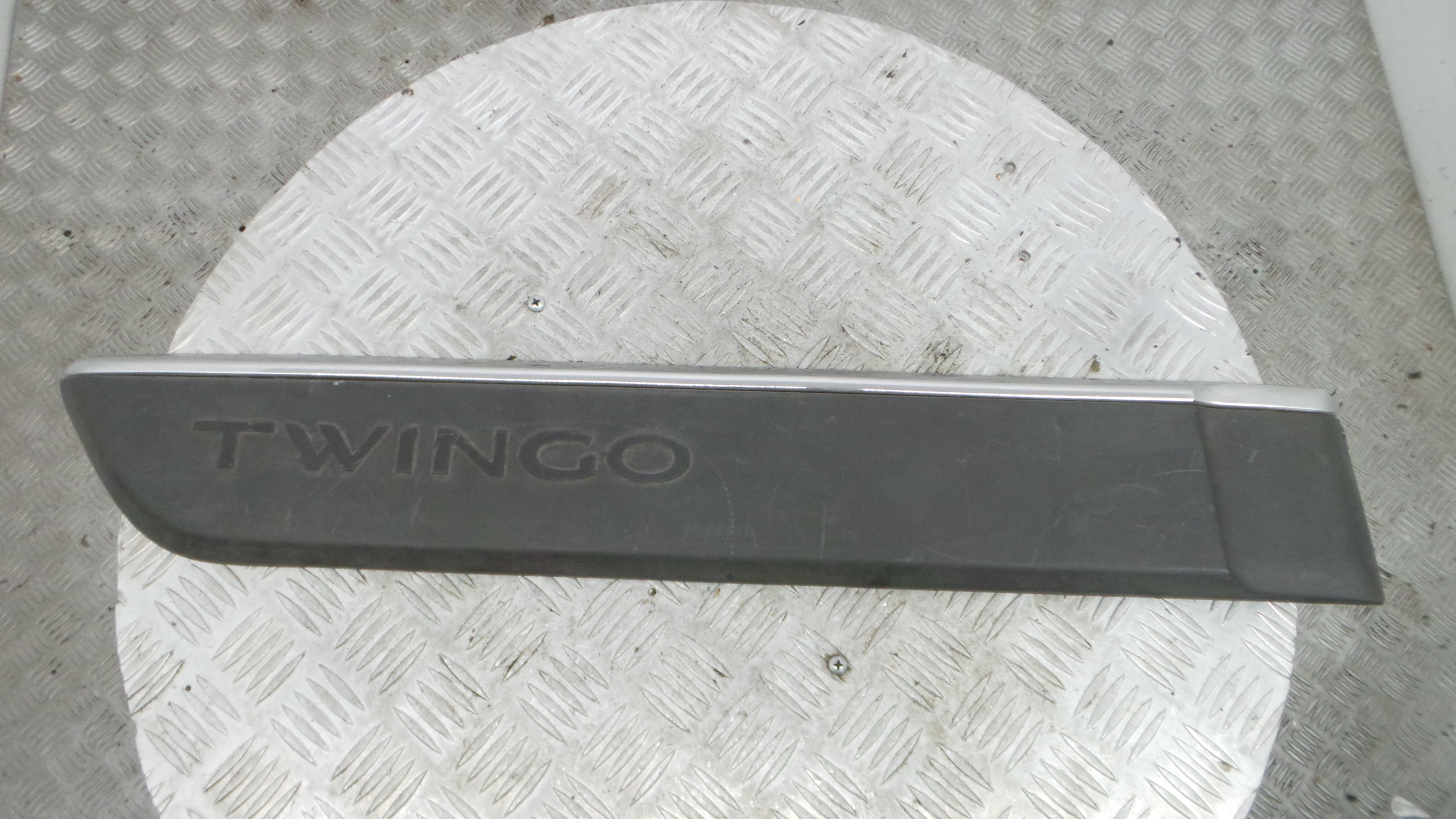 Friso Porta 828204792R - RENAULT TWINGO III (BCM_, BCA_)-38350074 Friso Porta 828204792R - RENAULT TWINGO III (BCM_, BCA_)-38350074