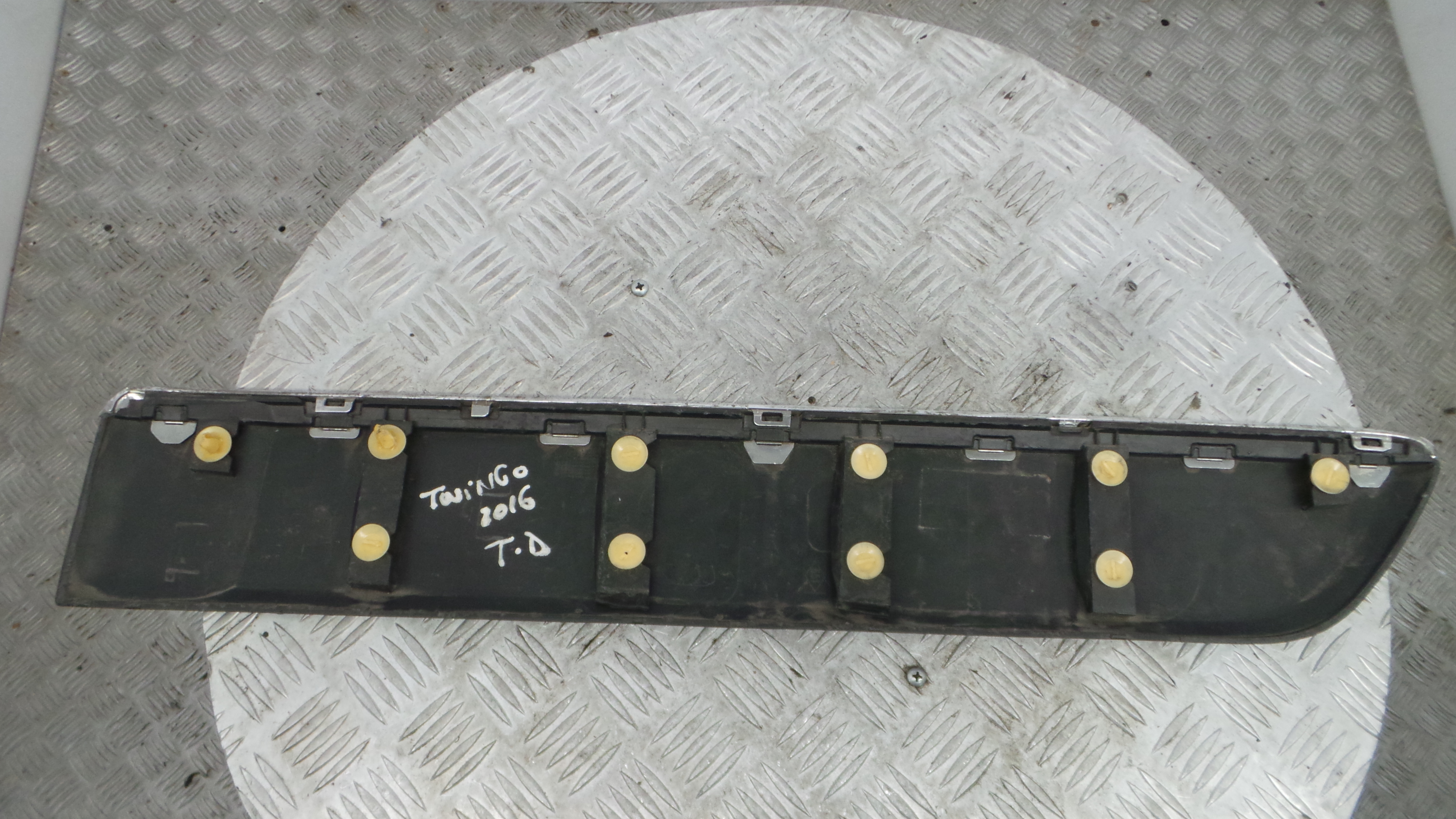 Friso Porta 828204792R - RENAULT TWINGO III (BCM_, BCA_)-38350074