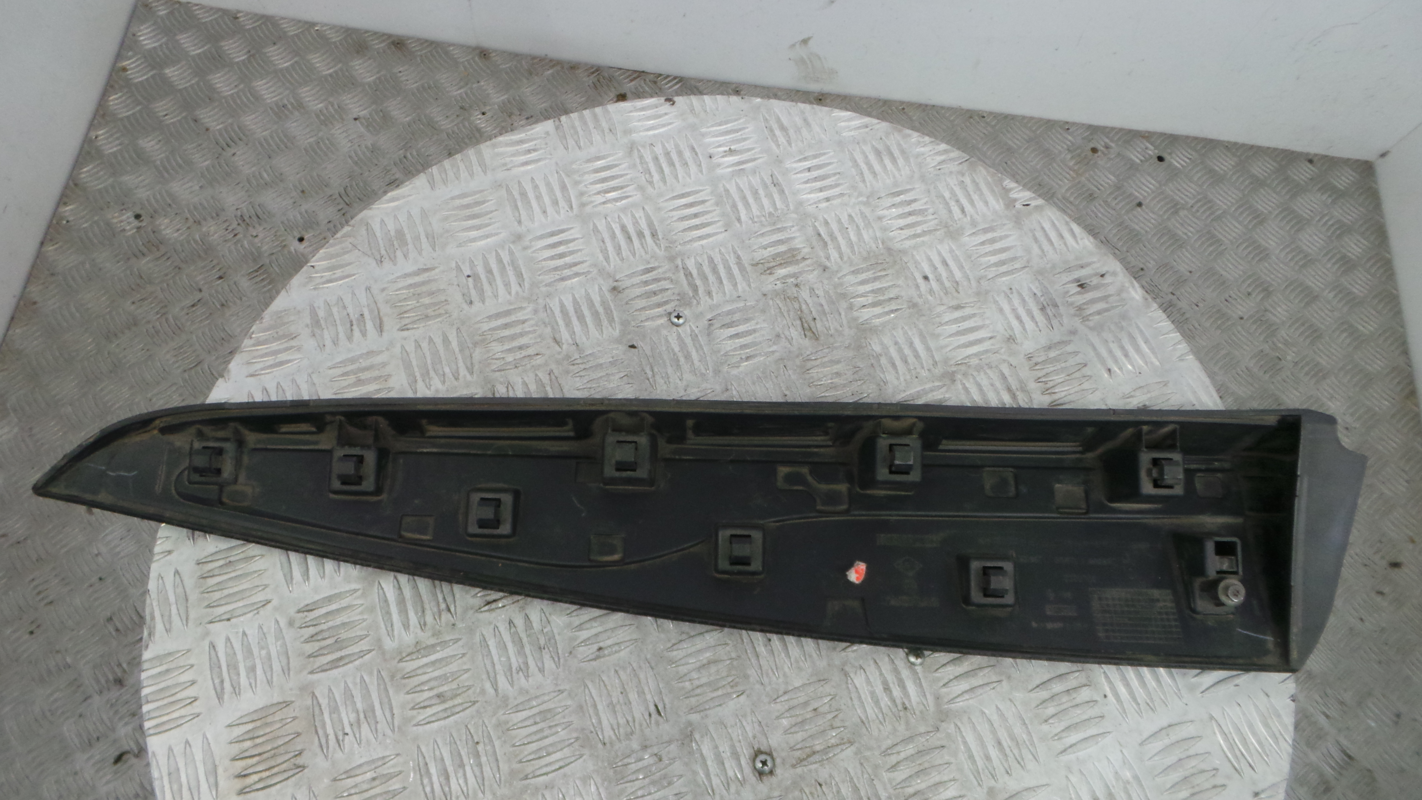 Friso Porta 828762614R - RENAULT CLIO IV (BH_)-38350086