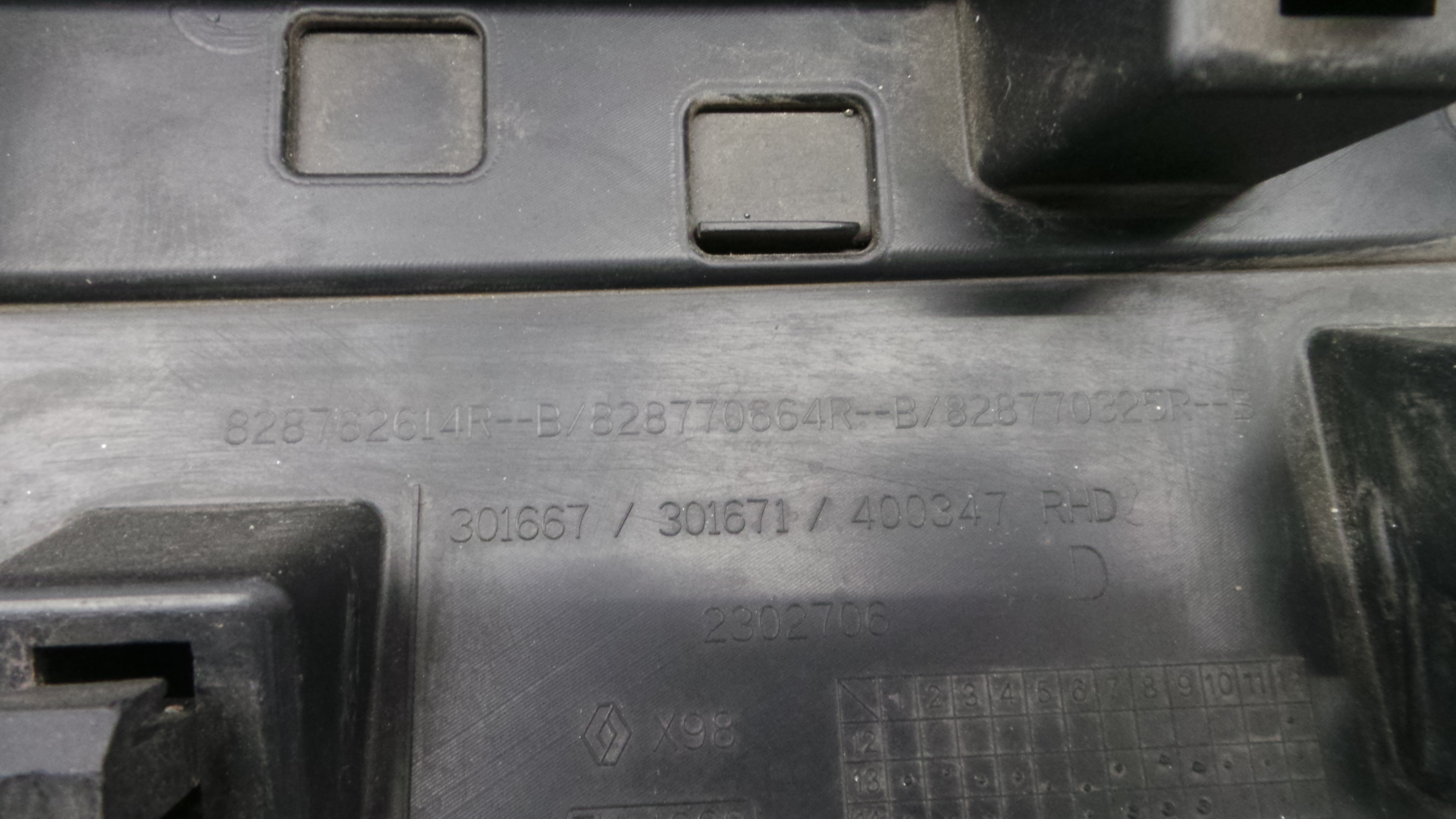 Friso Porta 828762614R - RENAULT CLIO IV (BH_)-38350086