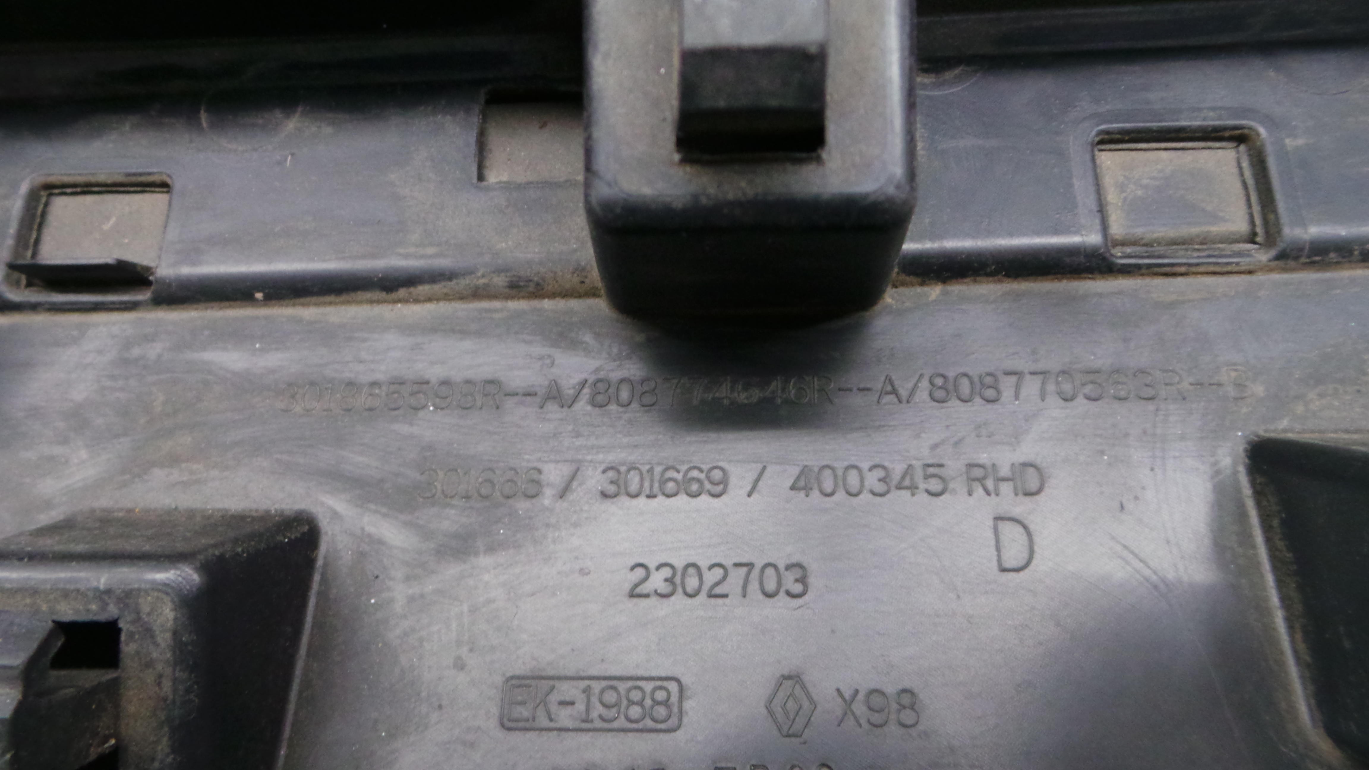 Friso Porta 801865598R - RENAULT CLIO IV (BH_)-38350089