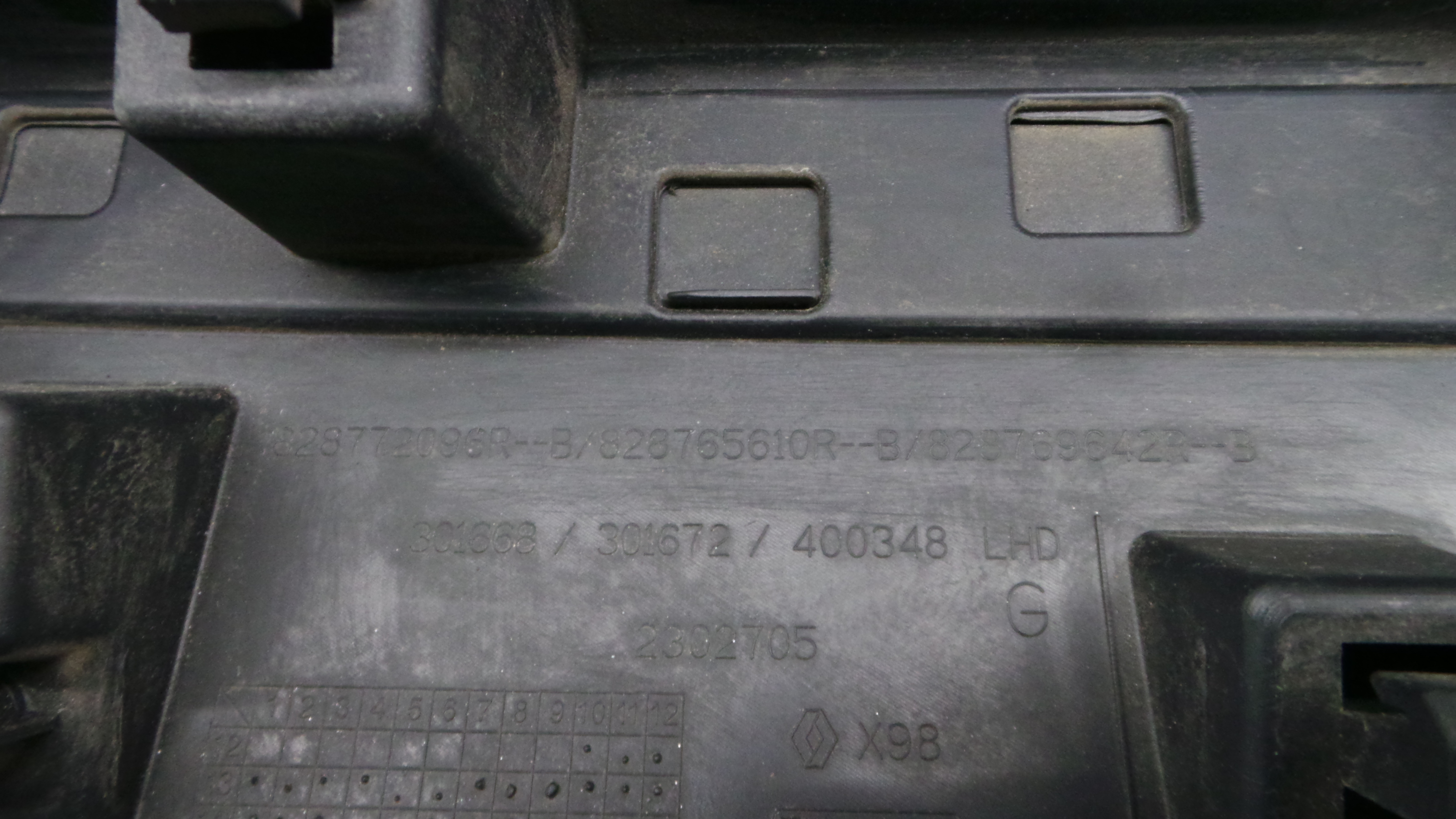 Friso Porta 828772096R – RENAULT CLIO IV (BH_)