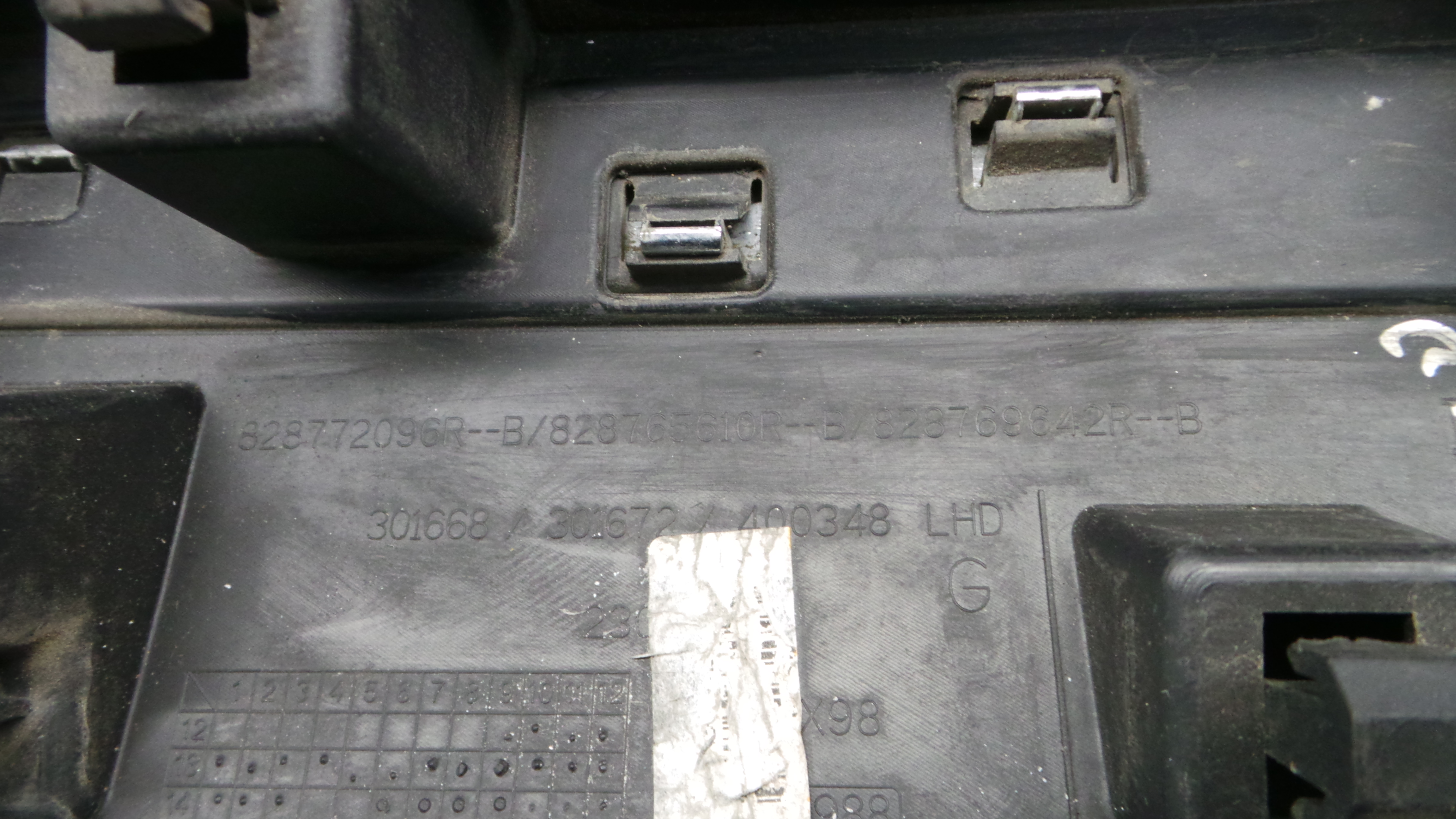 Friso Porta 828772096R - RENAULT CLIO IV (BH_)-38350107