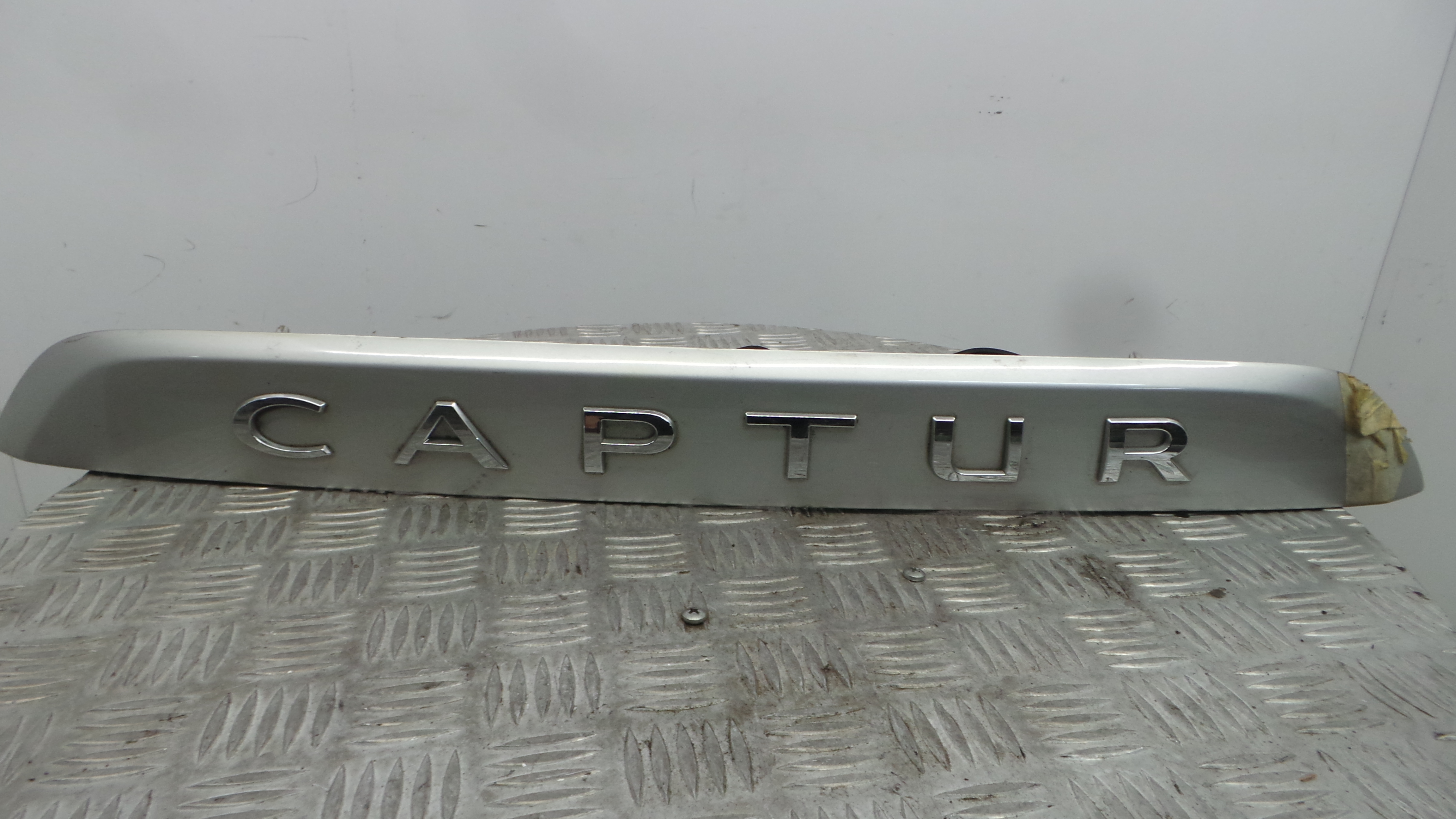 Puxador Exterior da Tampa da Mala 848109634R - RENAULT CAPTUR I (J5_, H5_)-38350110