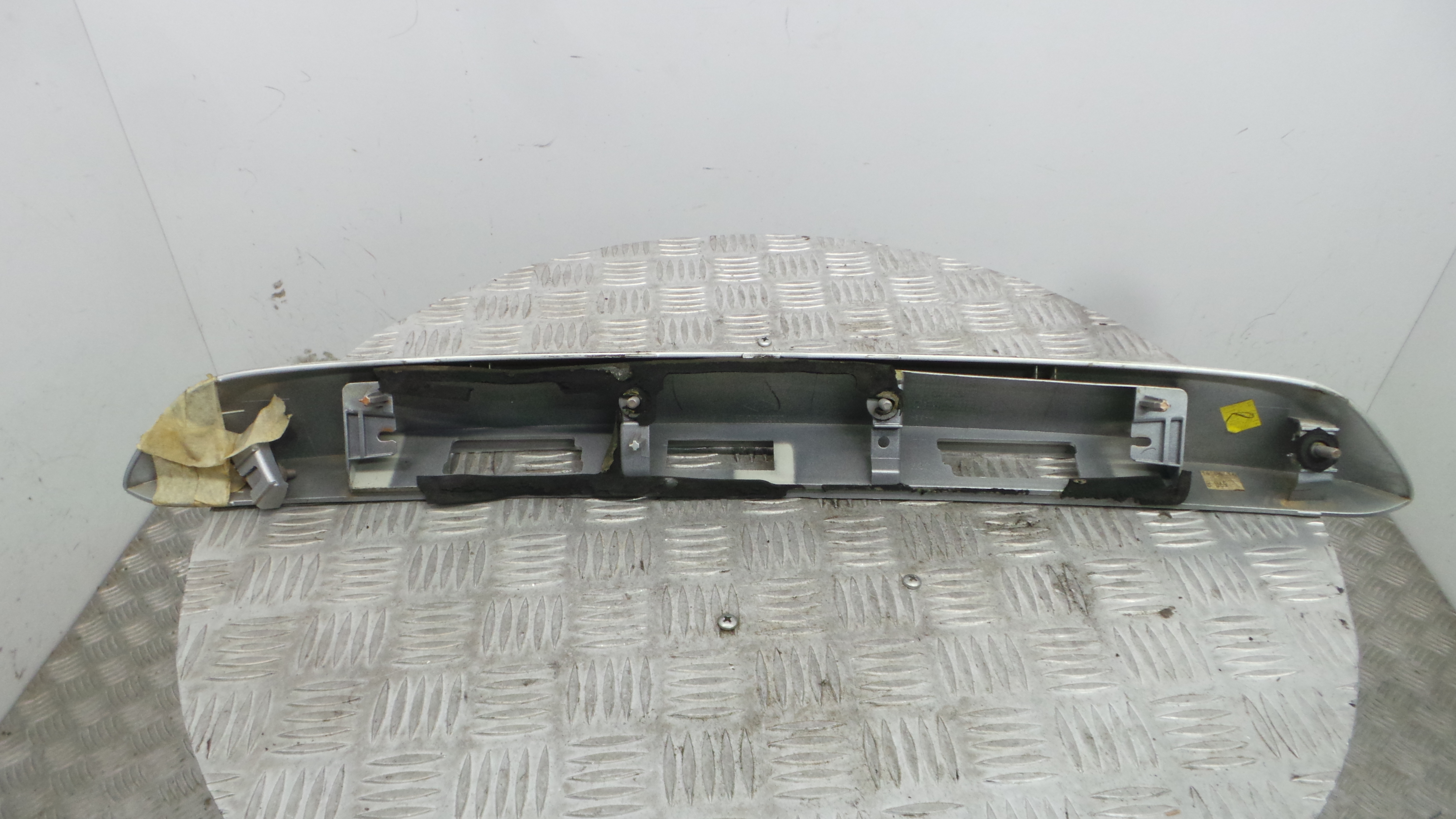 Puxador Exterior da Tampa da Mala 848109634R - RENAULT CAPTUR I (J5_, H5_)-38350110