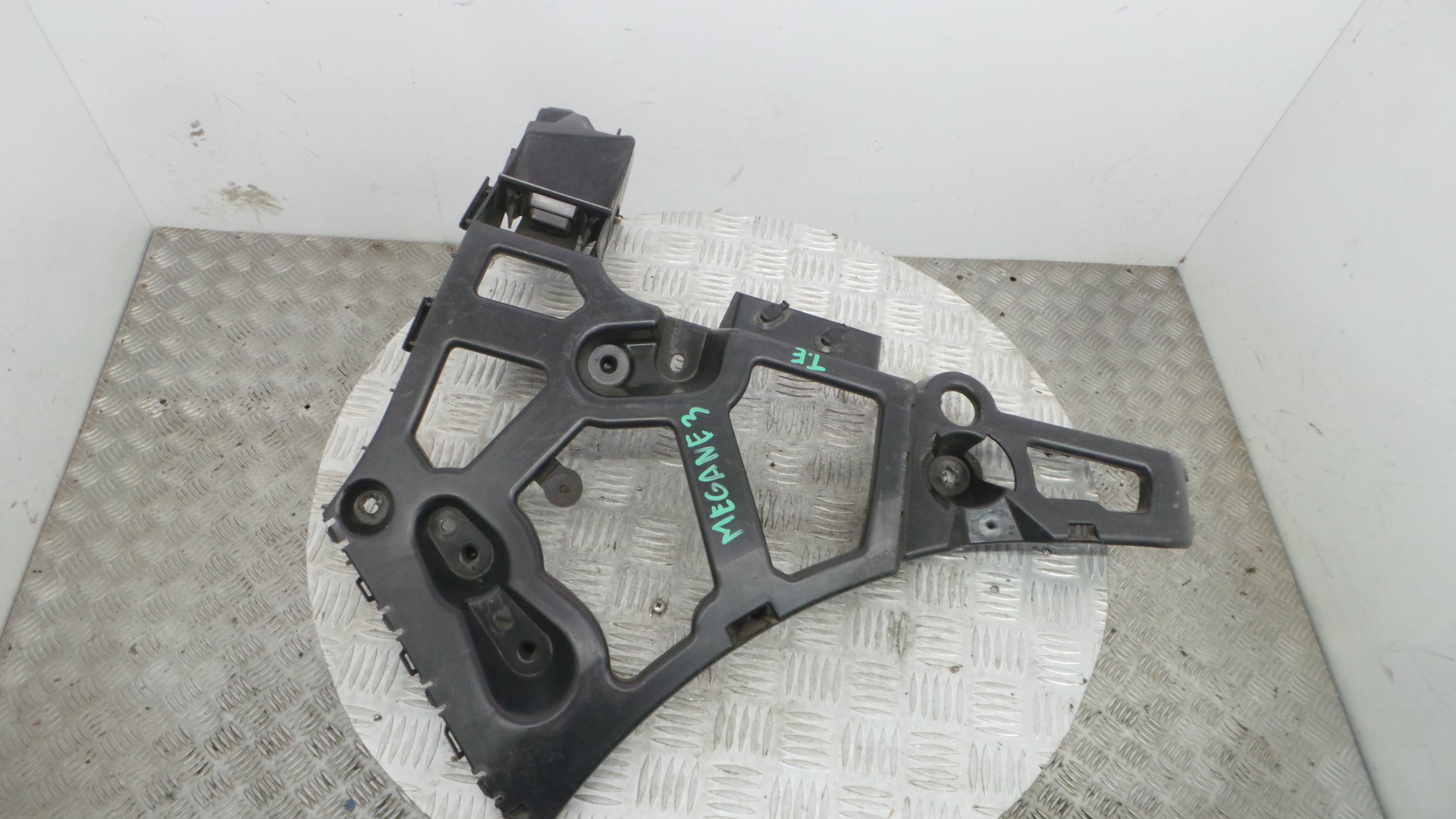 Suporte do Para Choques 850450006R - RENAULT MEGANE III Hatchback (BZ0/1_, B3_)-38350138