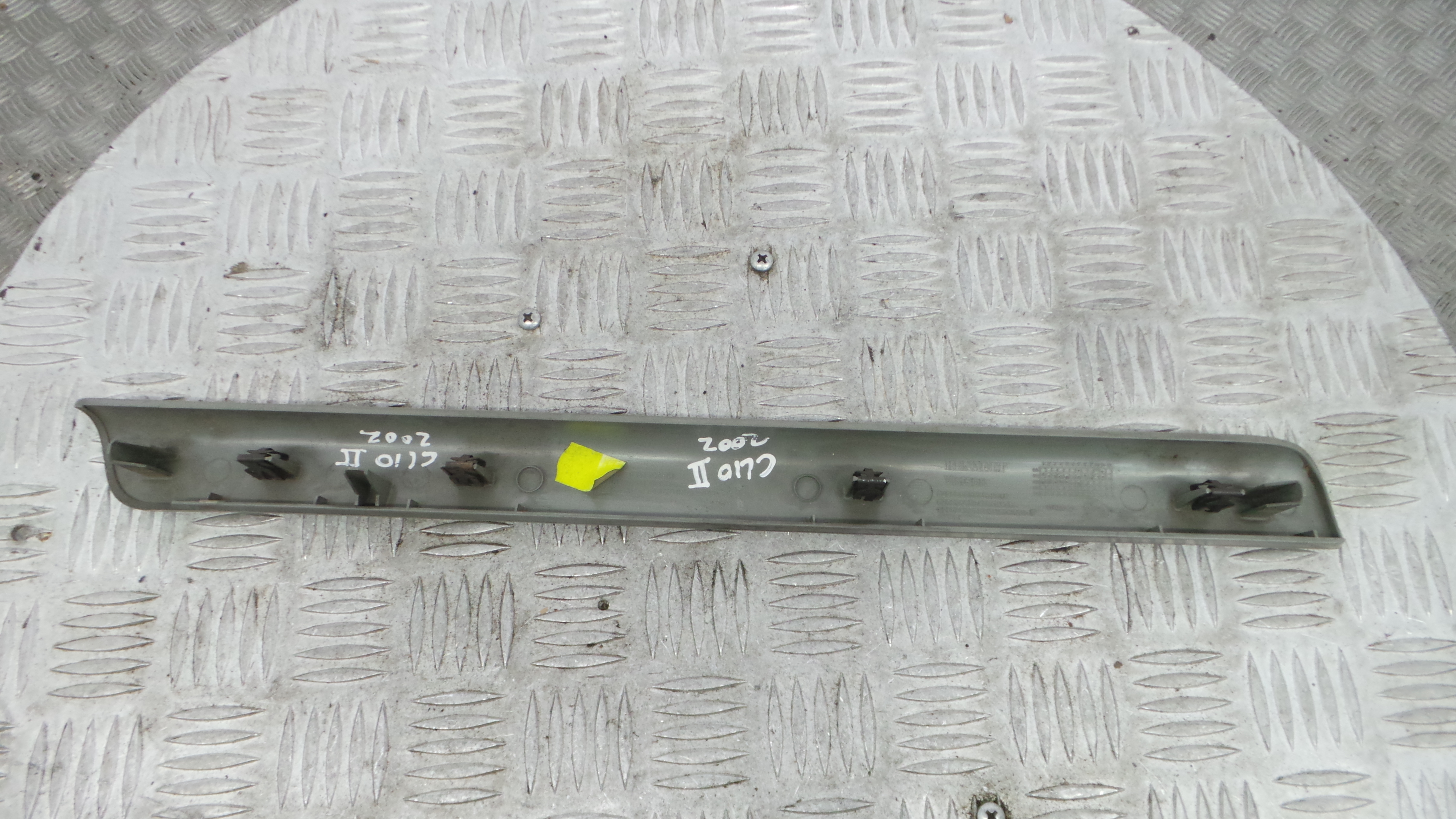 Friso Tablier 8200069073 - RENAULT CLIO II (BB_, CB_), CLIO Mk II (BB_, CB_)-38350165