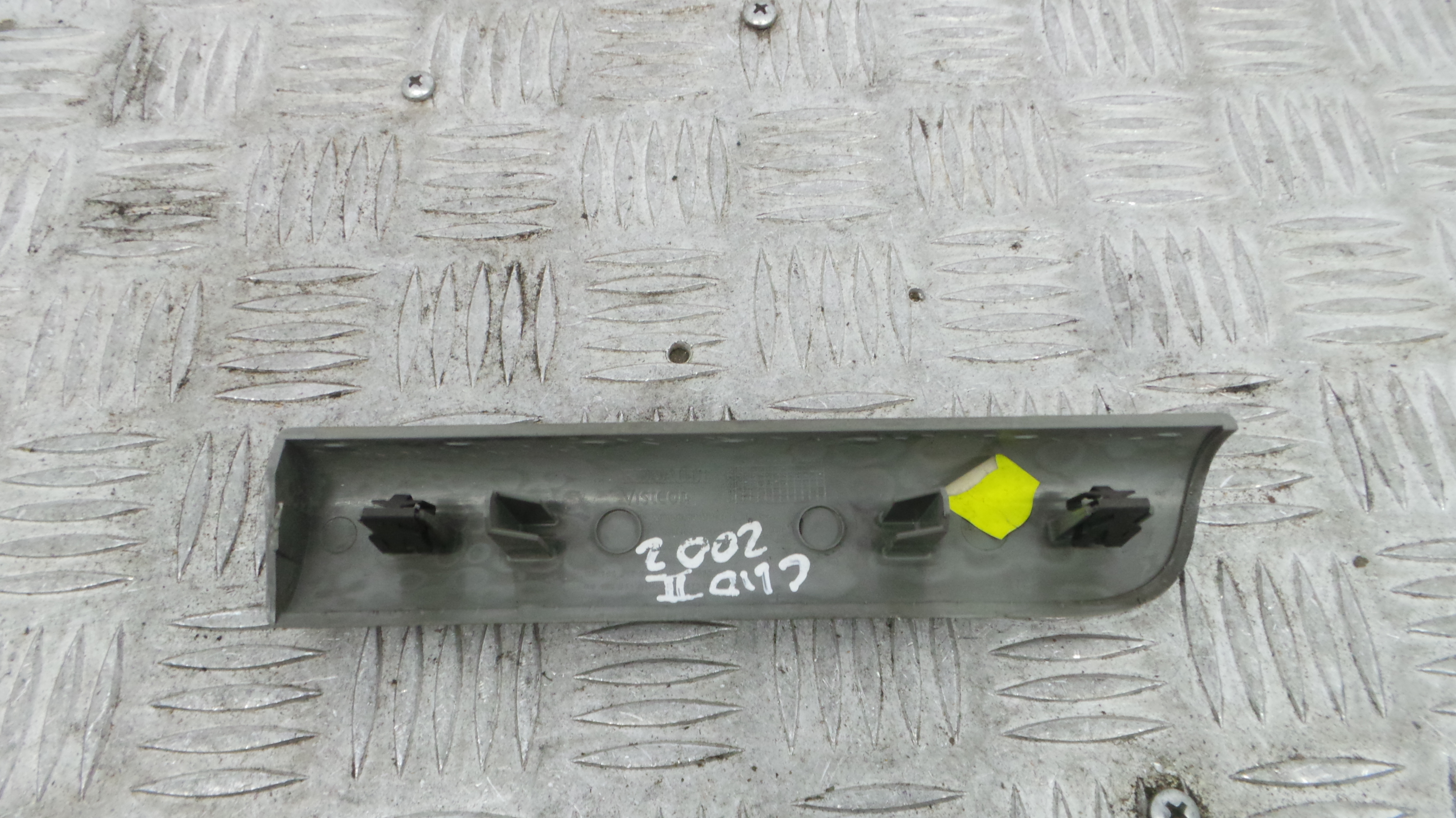 Friso Tablier 8200069579 - RENAULT CLIO II (BB_, CB_), CLIO Mk II (BB_, CB_)-38350168