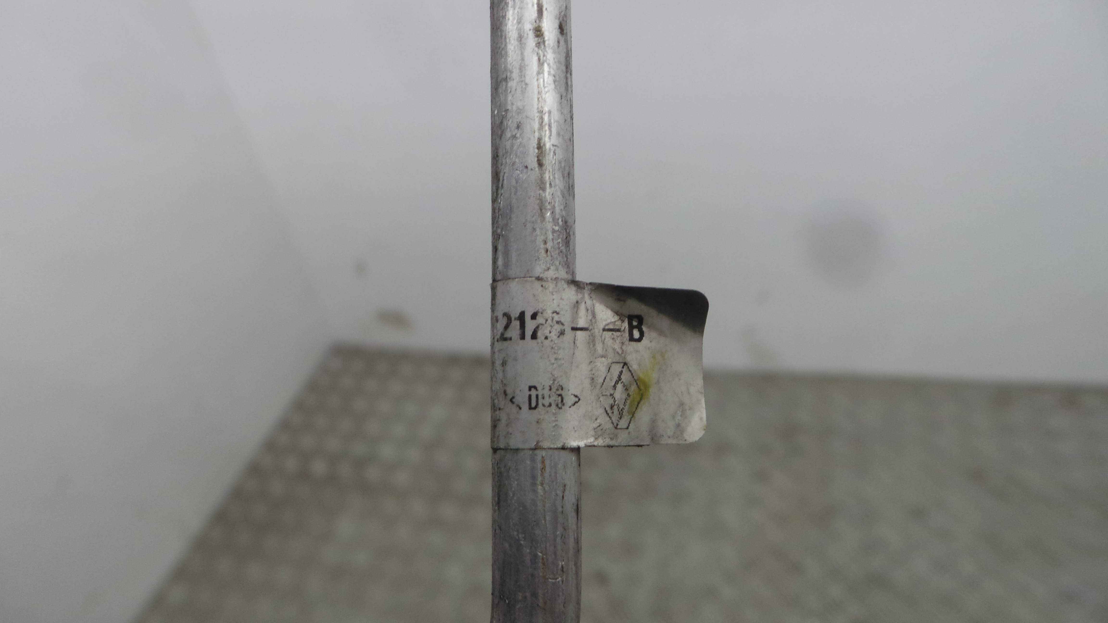 Tubo Ar Condicionado 8200422125 - RENAULT CLIO III (BR0/1, CR0/1)-38356641