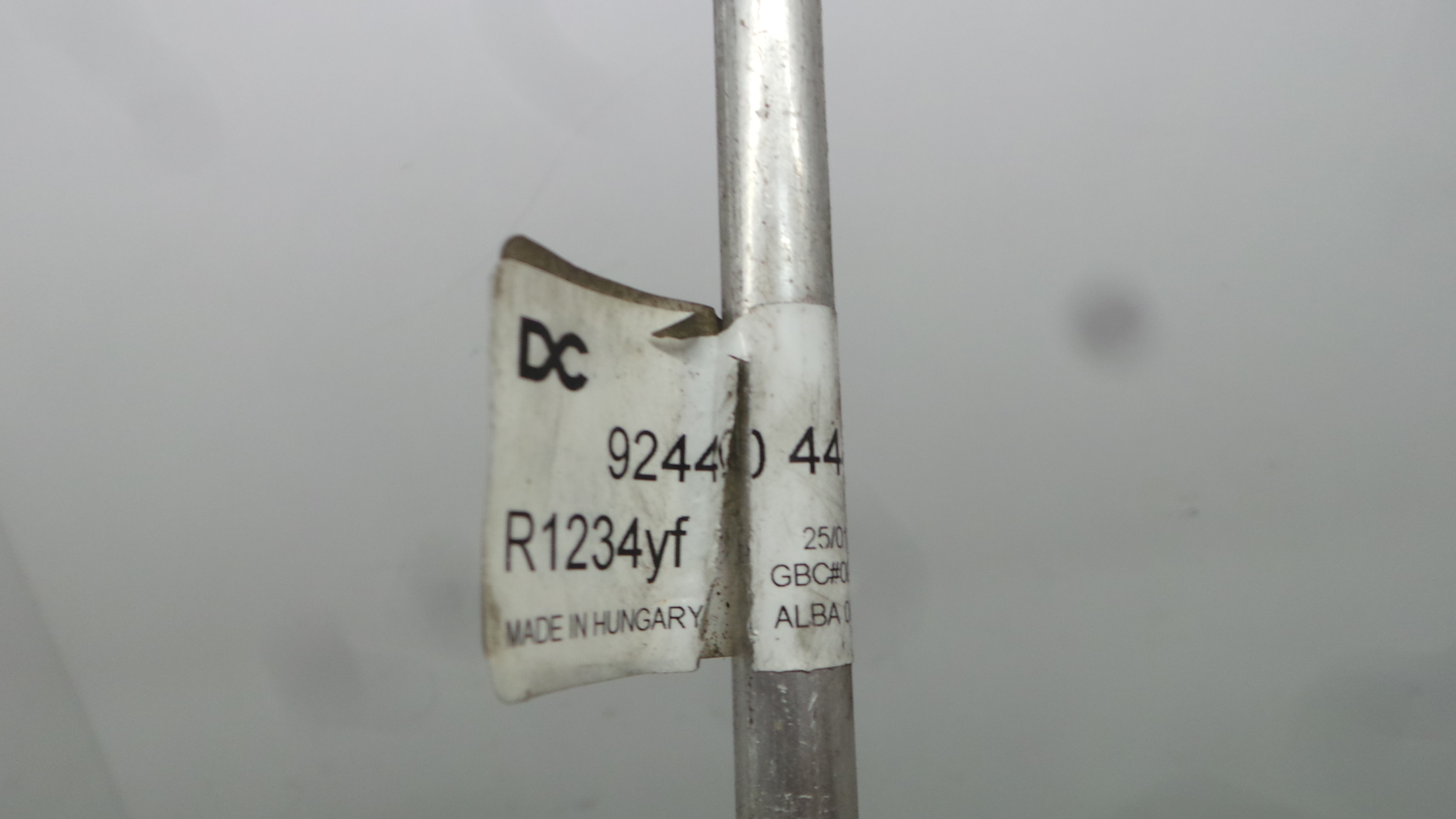 Tubo Ar Condicionado 924404449R - RENAULT TWINGO III (BCM_, BCA_)-38359574