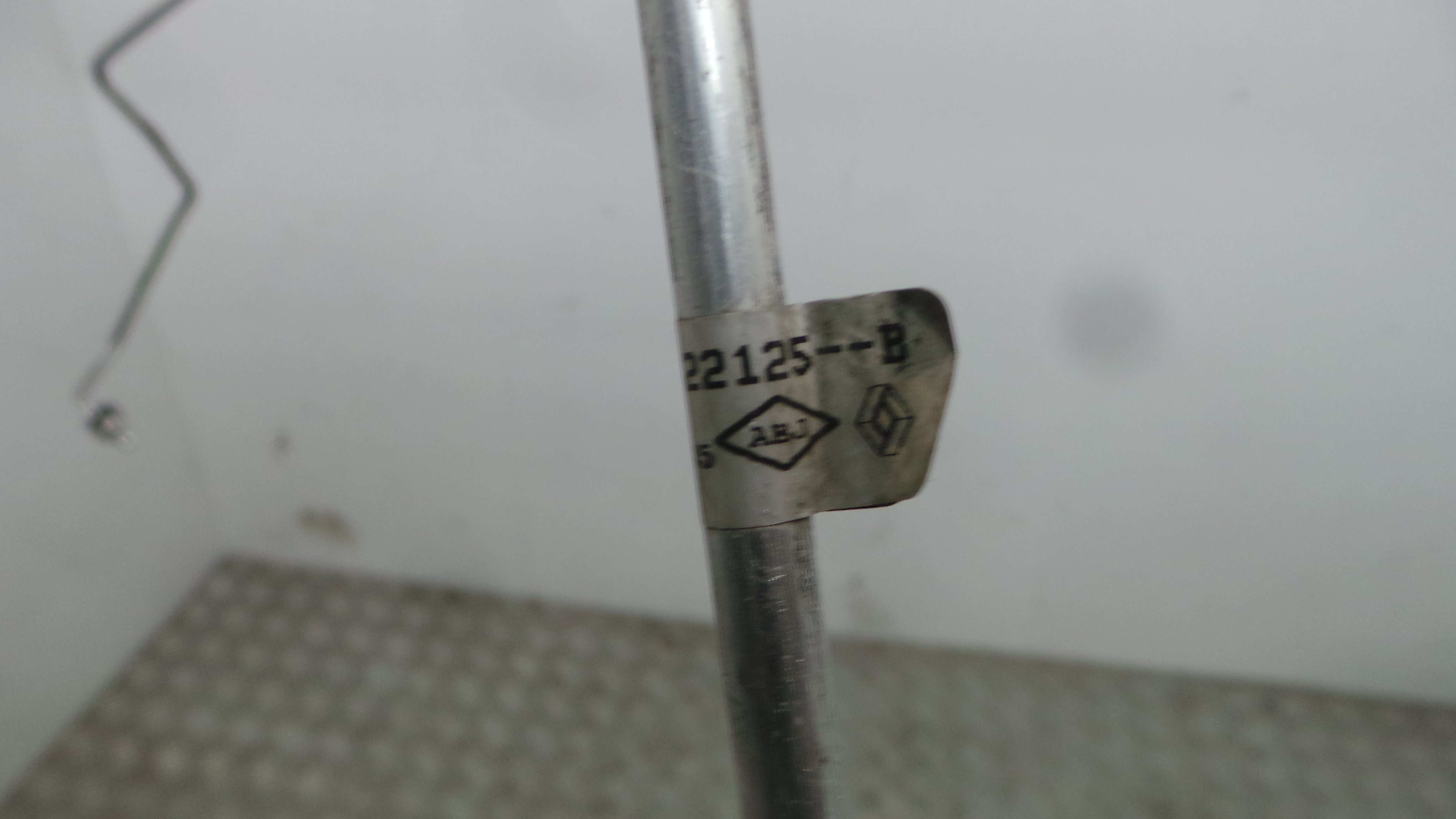 Tubo Ar Condicionado 8200422125 - RENAULT CLIO III (BR0/1, CR0/1)-38360266