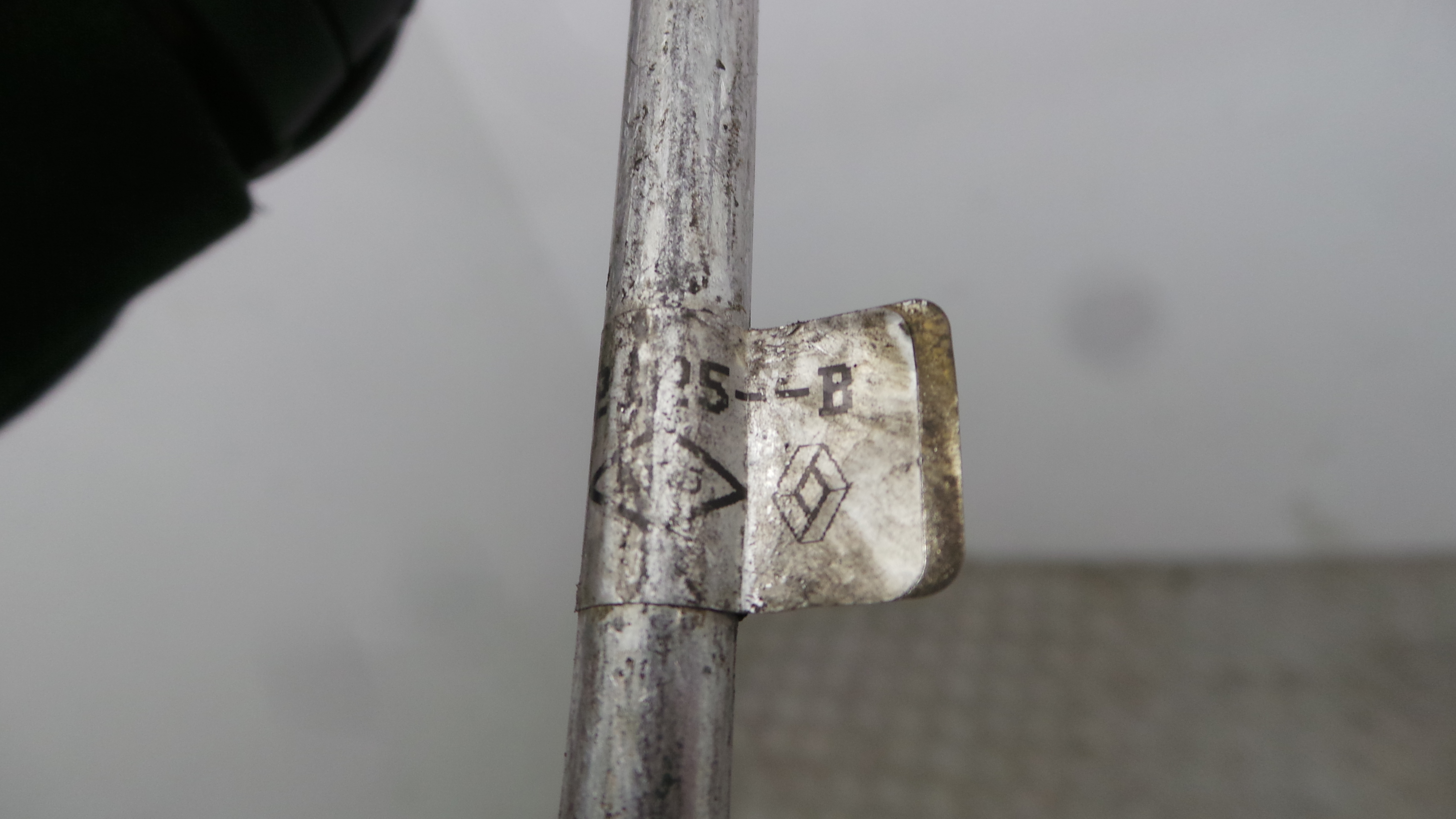 Tubo Ar Condicionado 8200422125 - RENAULT CLIO III (BR0/1, CR0/1)-38360271