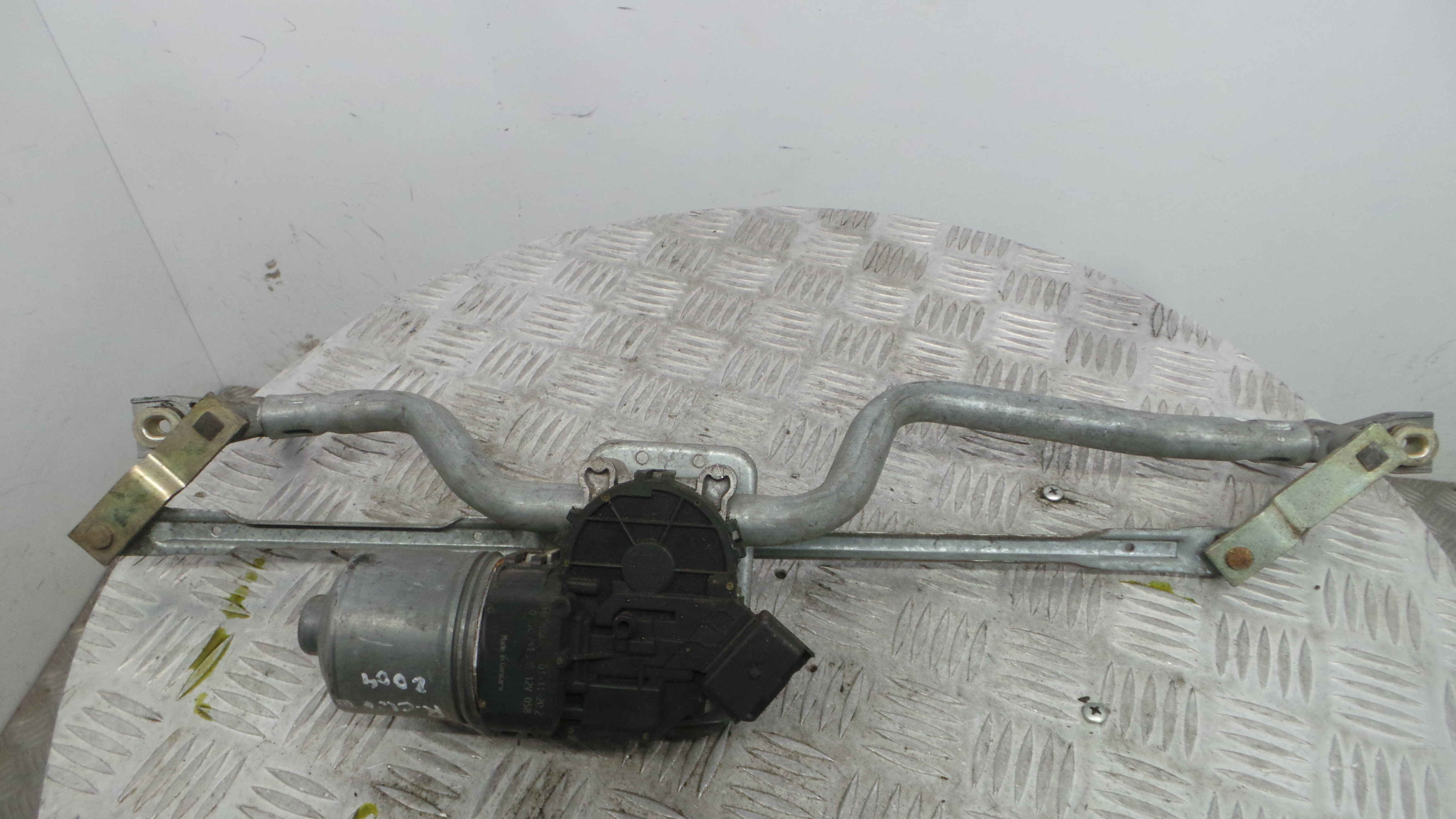 Motor Limpa Vidros Frente  0390241535 - RENAULT CLIO II (BB_, CB_), CLIO Mk II (BB_, CB_)-38361264