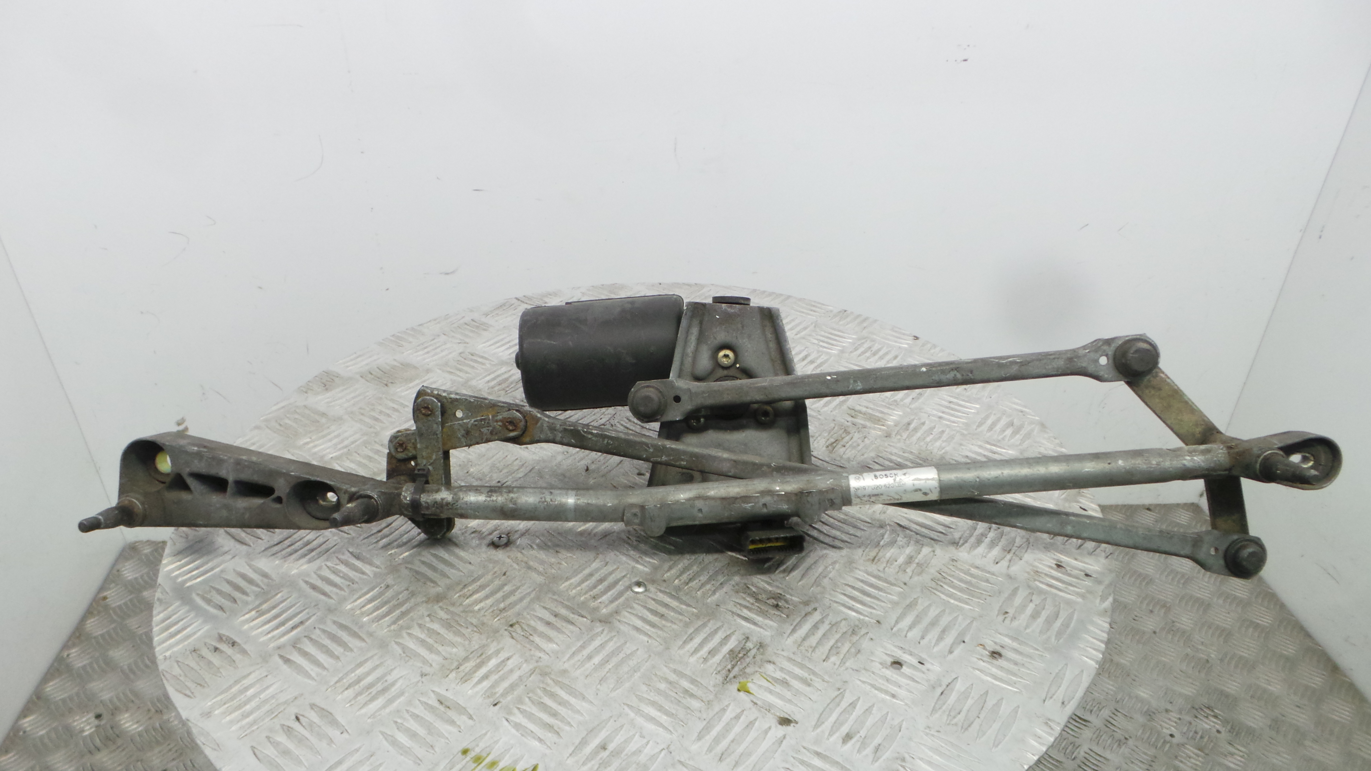 Motor Limpa Vidros Frente  8200258328 - RENAULT CLIO II (BB_, CB_), CLIO Mk II (BB_, CB_)-38361298