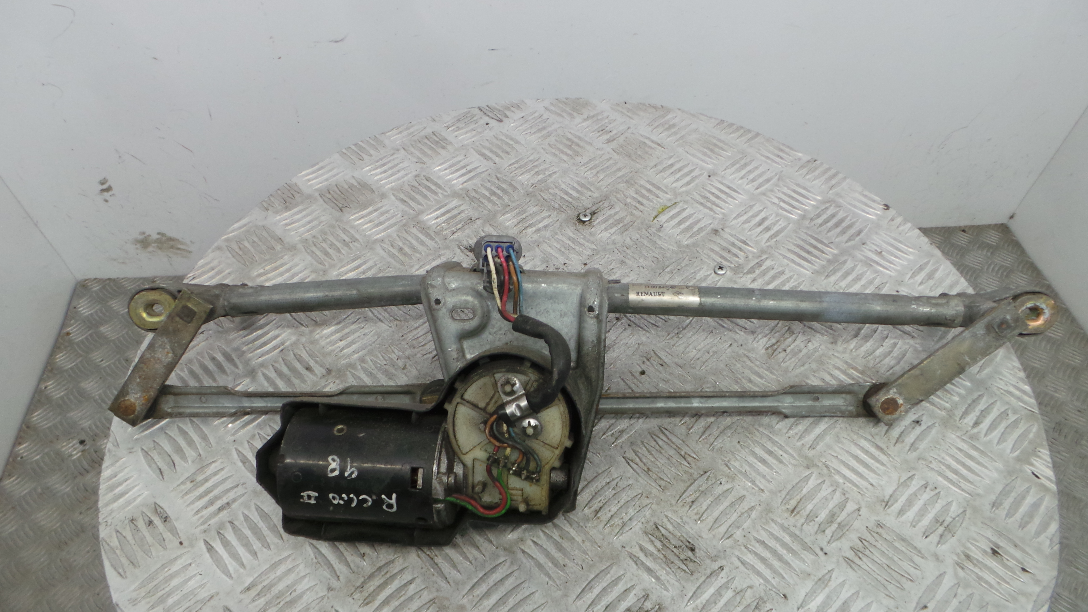 Motor Limpa Vidros Frente  7700847567 - RENAULT CLIO II (BB_, CB_), CLIO Mk II (BB_, CB_)-38361521