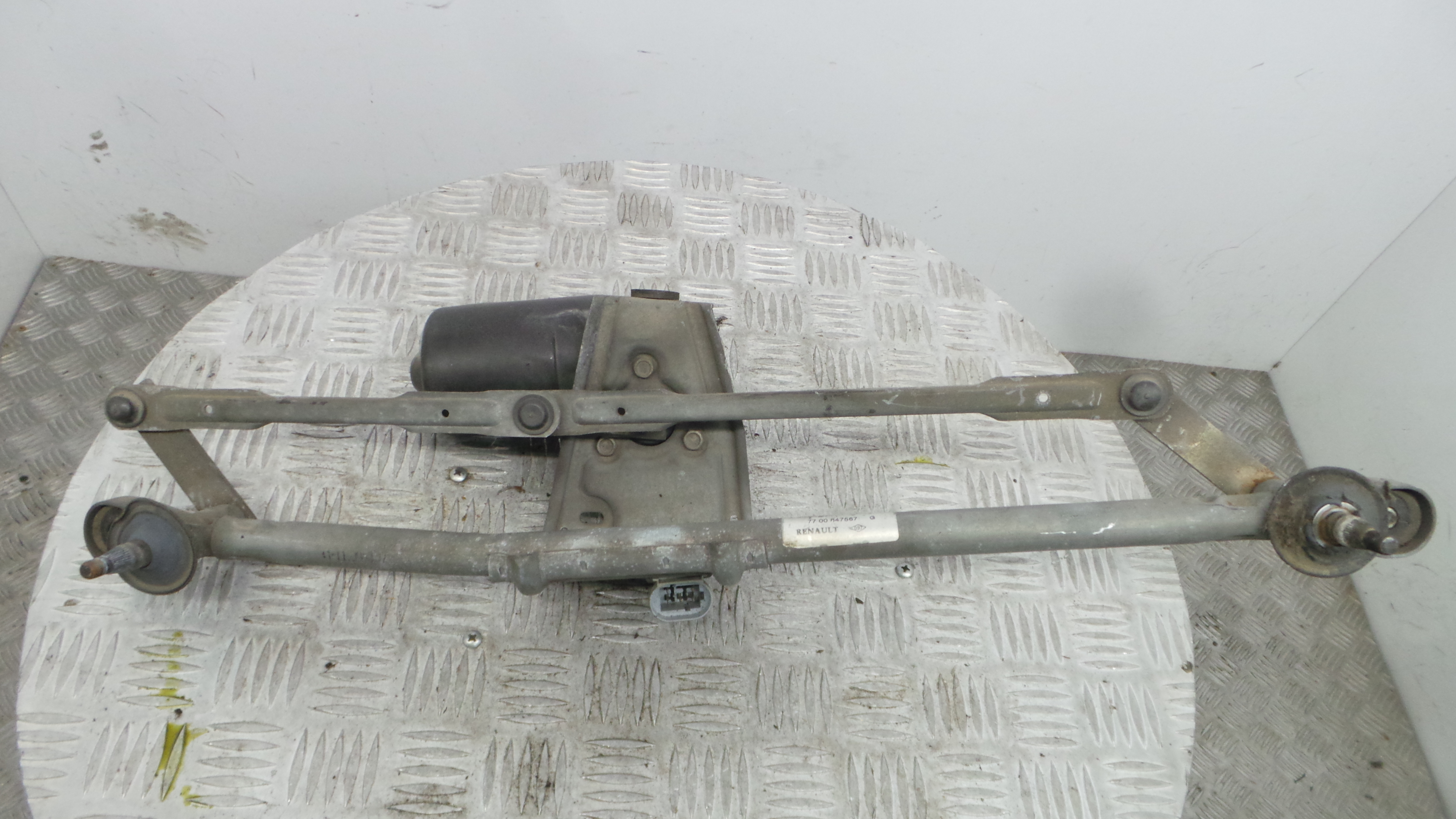 Motor Limpa Vidros Frente  7700847567 - RENAULT CLIO II (BB_, CB_), CLIO Mk II (BB_, CB_)-38361711